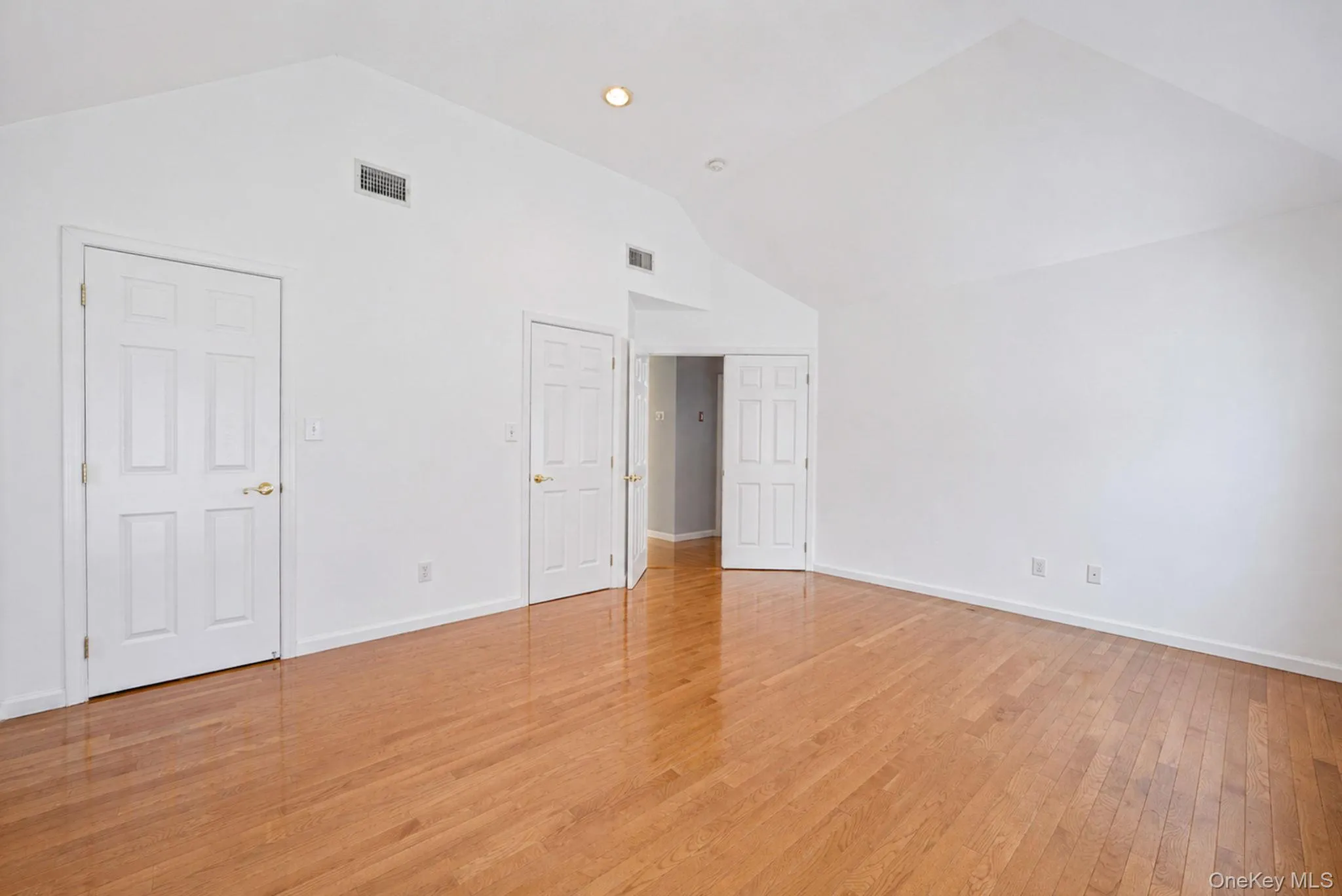 101 Raspberry Court, Huntington, NY, 4 Bedrooms Bedrooms, 9 Rooms Rooms,4 BathroomsBathrooms,Residential Lease,For Rent,Raspberry,0,KEY1018936 101 Raspberry Court, Huntington, NY, 4 Bedrooms Bedrooms, 9 Rooms Rooms,4 BathroomsBathrooms,Residential Lease,For Rent,Raspberry,0,KEY1018936