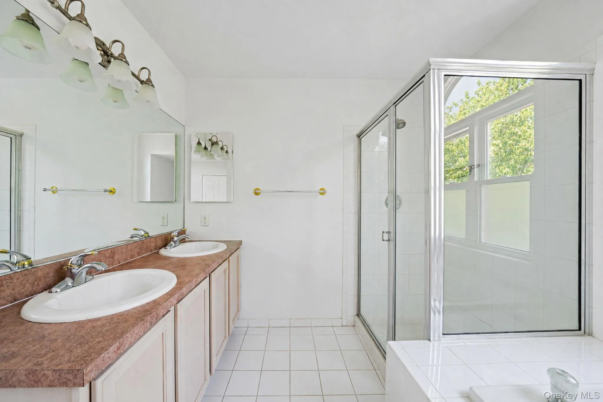101 Raspberry Court, Huntington, NY, 4 Bedrooms Bedrooms, 9 Rooms Rooms,4 BathroomsBathrooms,Residential Lease,For Rent,Raspberry,0,KEY1018936 101 Raspberry Court, Huntington, NY, 4 Bedrooms Bedrooms, 9 Rooms Rooms,4 BathroomsBathrooms,Residential Lease,For Rent,Raspberry,0,KEY1018936
