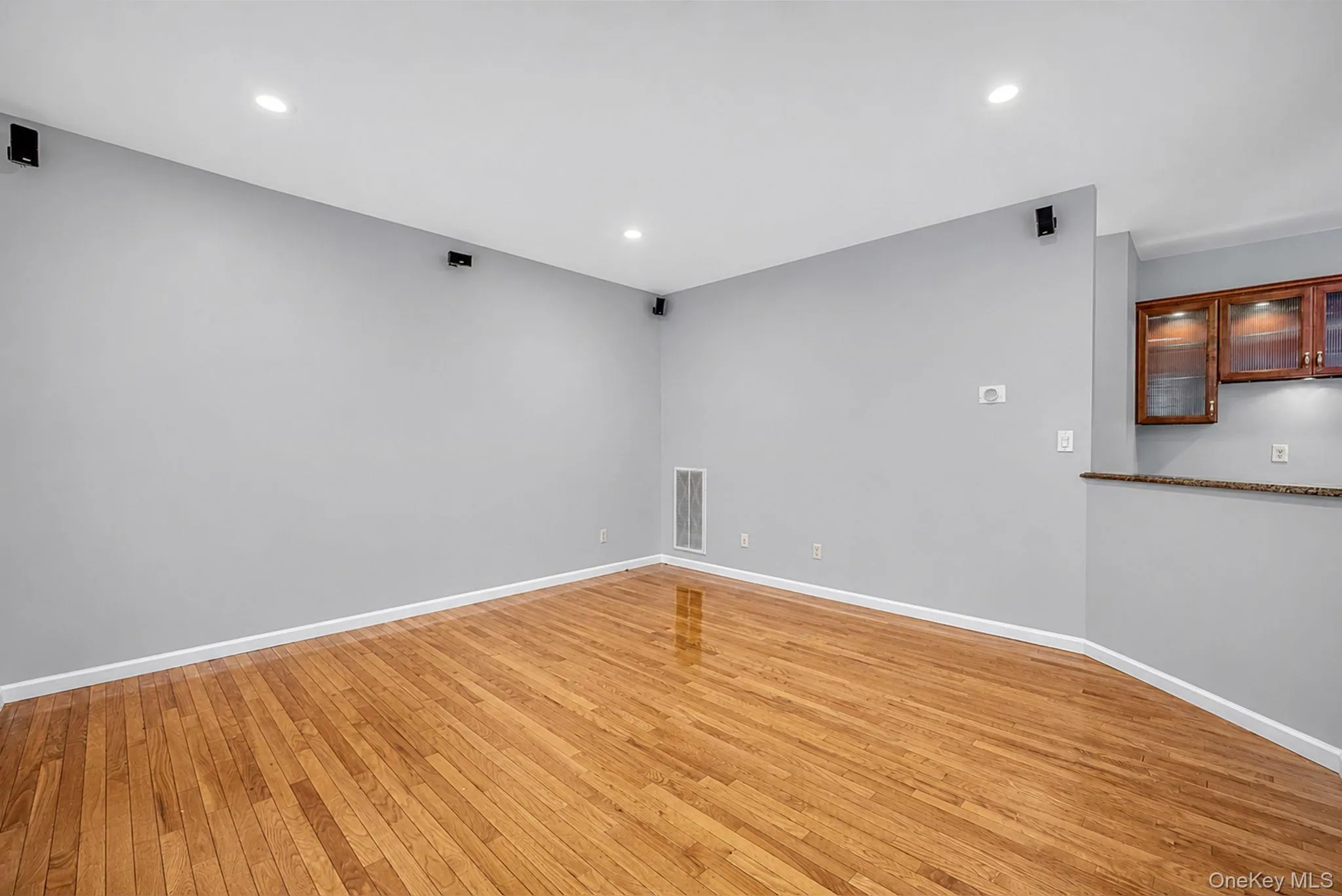 101 Raspberry Court, Huntington, NY, 4 Bedrooms Bedrooms, 9 Rooms Rooms,4 BathroomsBathrooms,Residential Lease,For Rent,Raspberry,0,KEY1018936 101 Raspberry Court, Huntington, NY, 4 Bedrooms Bedrooms, 9 Rooms Rooms,4 BathroomsBathrooms,Residential Lease,For Rent,Raspberry,0,KEY1018936
