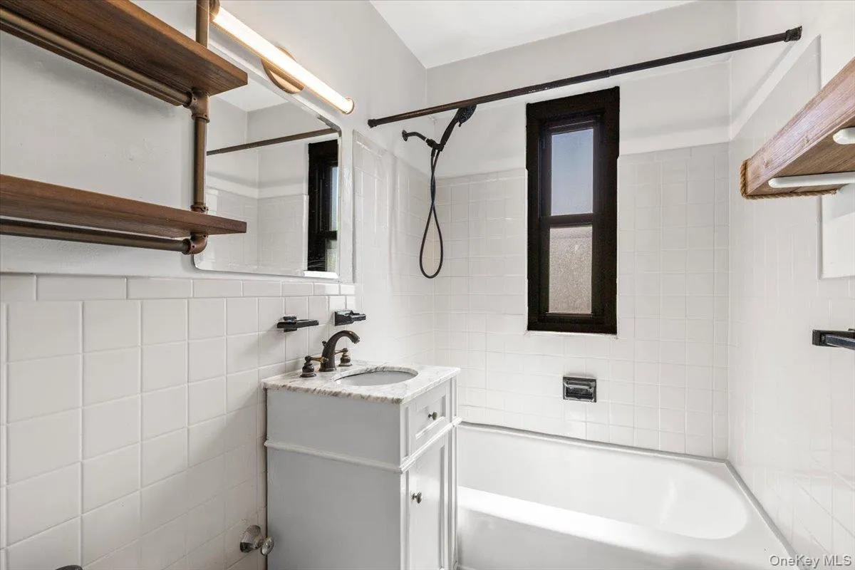3850 Sedgwick Avenue, New York, NY, 1 Bedroom Bedrooms, 3 Rooms Rooms,1 BathroomBathrooms,Residential,For Rent,Sedgwick,0,KEY1018943 3850 Sedgwick Avenue, New York, NY, 1 Bedroom Bedrooms, 3 Rooms Rooms,1 BathroomBathrooms,Residential,For Rent,Sedgwick,0,KEY1018943