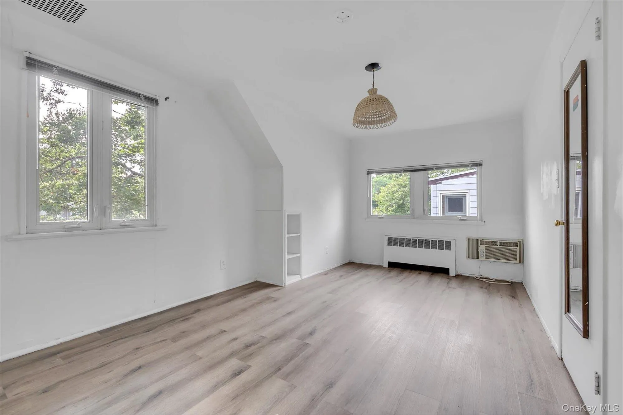 125 Baker Hill Road, North Hempstead, NY, 5 Bedrooms Bedrooms, 10 Rooms Rooms,2 BathroomsBathrooms,Residential,For Rent,Baker Hill,0,1018946 125 Baker Hill Road, North Hempstead, NY, 5 Bedrooms Bedrooms, 10 Rooms Rooms,2 BathroomsBathrooms,Residential,For Rent,Baker Hill,0,1018946