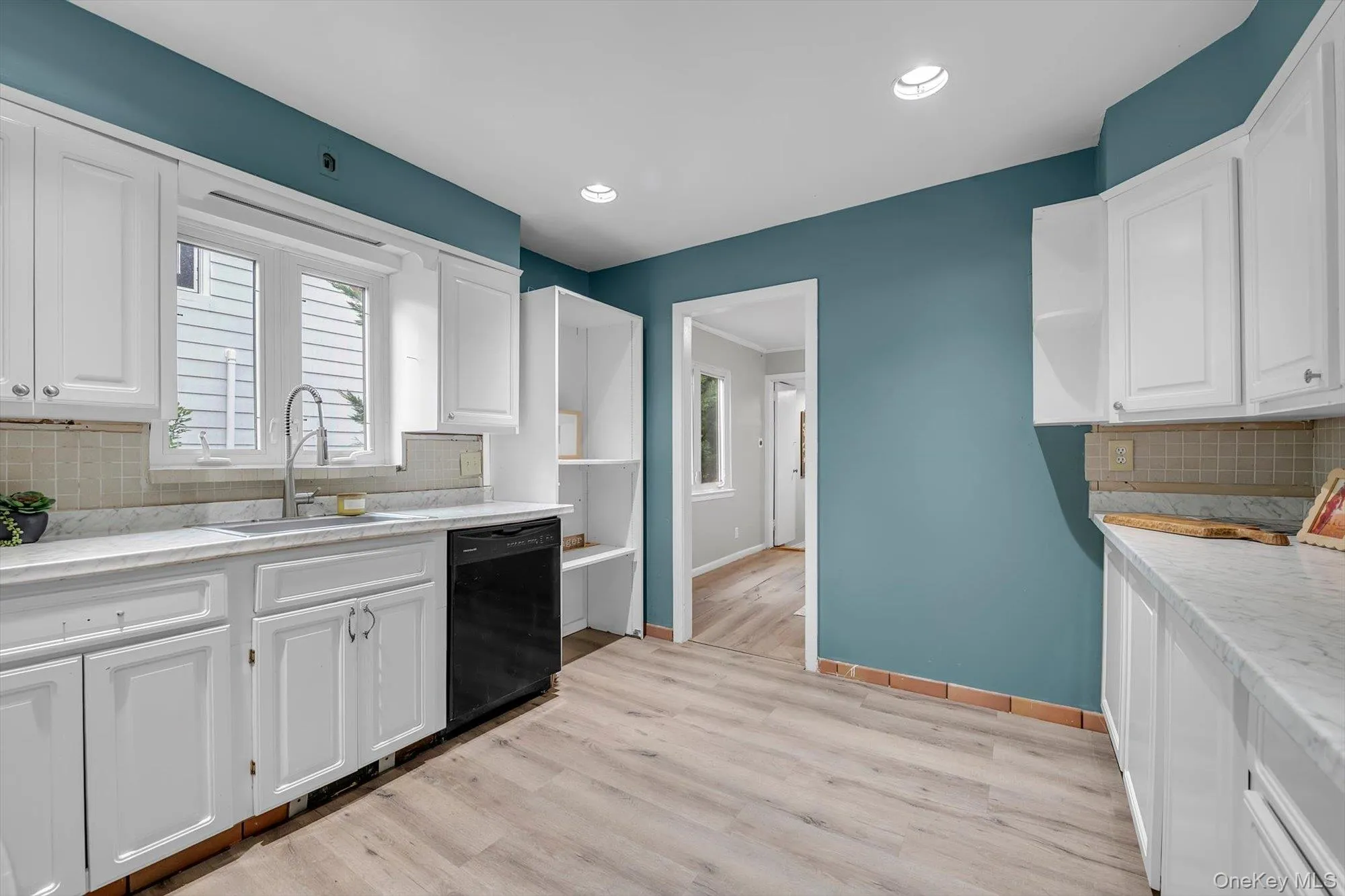125 Baker Hill Road, North Hempstead, NY, 5 Bedrooms Bedrooms, 10 Rooms Rooms,2 BathroomsBathrooms,Residential,For Rent,Baker Hill,0,1018946 125 Baker Hill Road, North Hempstead, NY, 5 Bedrooms Bedrooms, 10 Rooms Rooms,2 BathroomsBathrooms,Residential,For Rent,Baker Hill,0,1018946