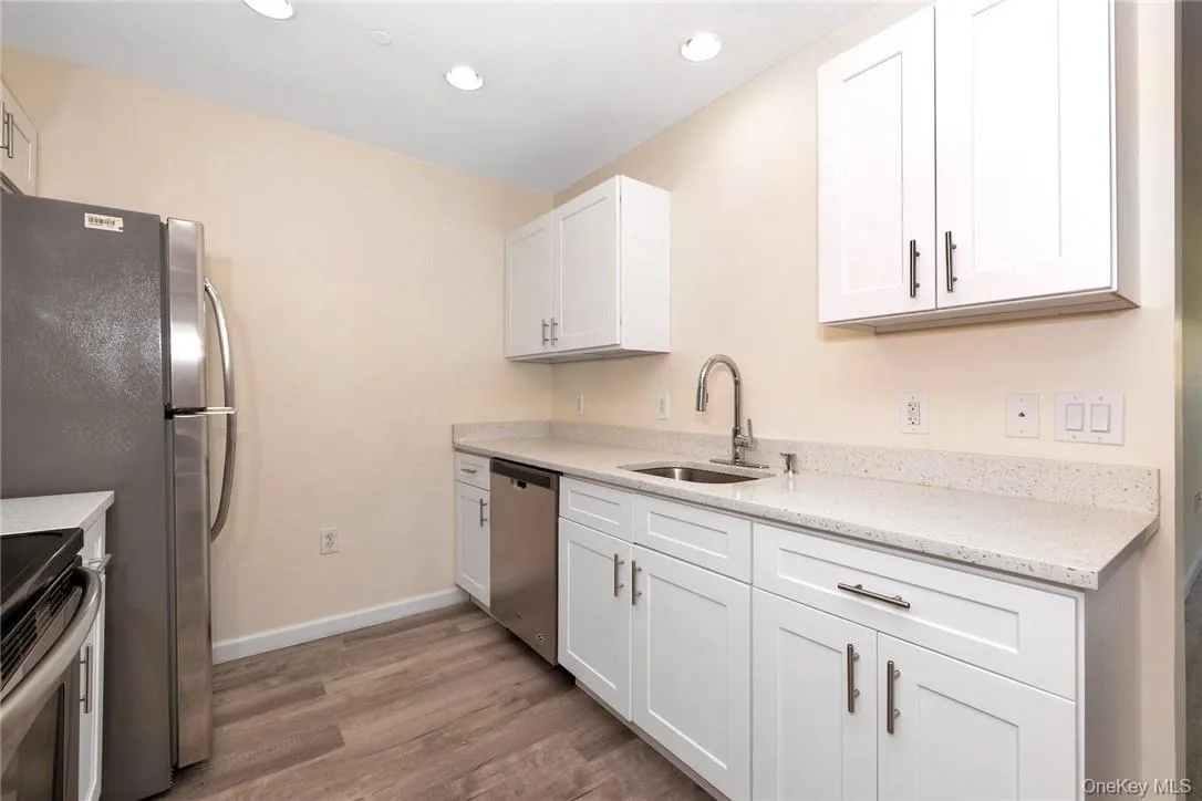 68 Lake Street, White Plains, NY, 2 Bedrooms Bedrooms, 4 Rooms Rooms,2 BathroomsBathrooms,Residential Lease,For Rent,Lake,0,1018954 68 Lake Street, White Plains, NY, 2 Bedrooms Bedrooms, 4 Rooms Rooms,2 BathroomsBathrooms,Residential Lease,For Rent,Lake,0,1018954
