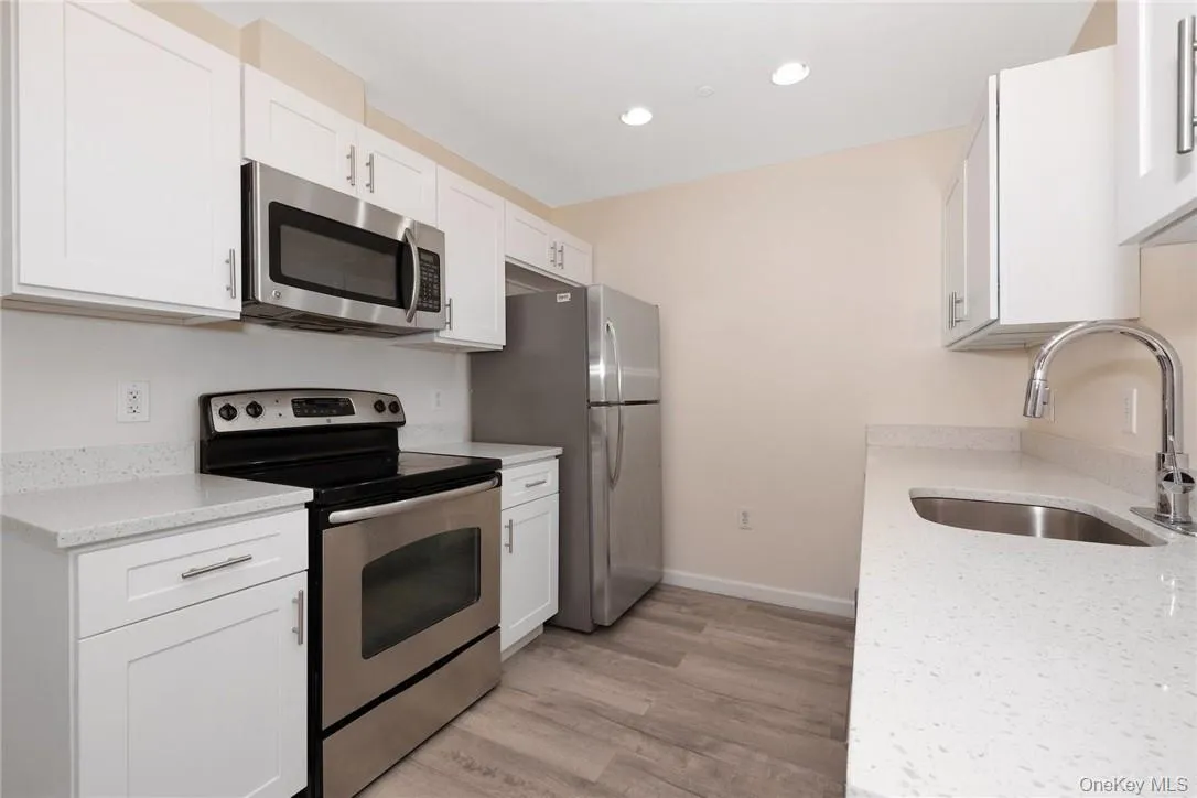 68 Lake Street, White Plains, NY, 2 Bedrooms Bedrooms, 4 Rooms Rooms,2 BathroomsBathrooms,Residential Lease,For Rent,Lake,0,1018954 68 Lake Street, White Plains, NY, 2 Bedrooms Bedrooms, 4 Rooms Rooms,2 BathroomsBathrooms,Residential Lease,For Rent,Lake,0,1018954