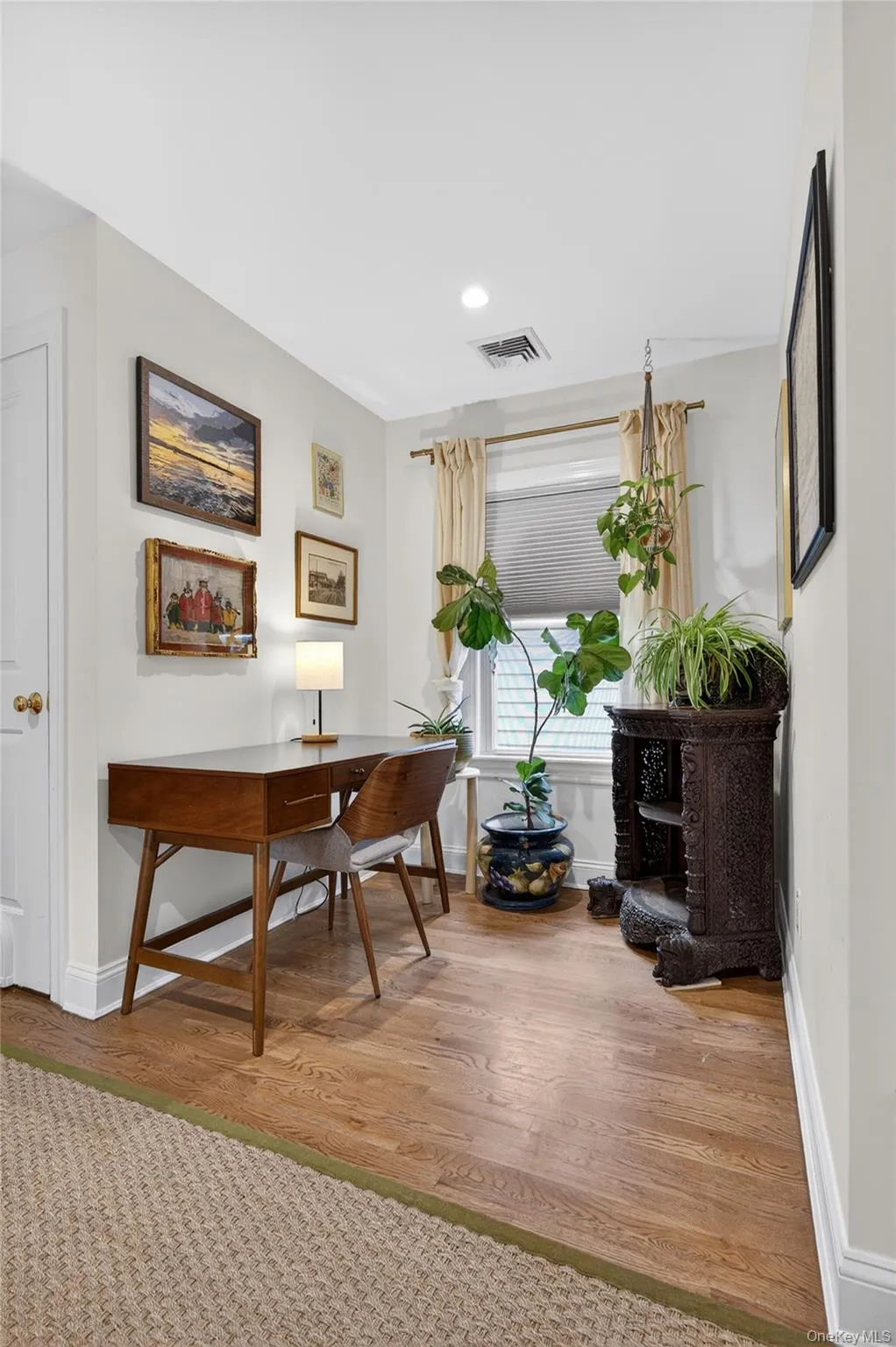 96 School Street, Oyster Bay, NY, 4 Bedrooms Bedrooms, 7 Rooms Rooms,3 BathroomsBathrooms,Residential Lease,For Rent,School,0,1018961 96 School Street, Oyster Bay, NY, 4 Bedrooms Bedrooms, 7 Rooms Rooms,3 BathroomsBathrooms,Residential Lease,For Rent,School,0,1018961