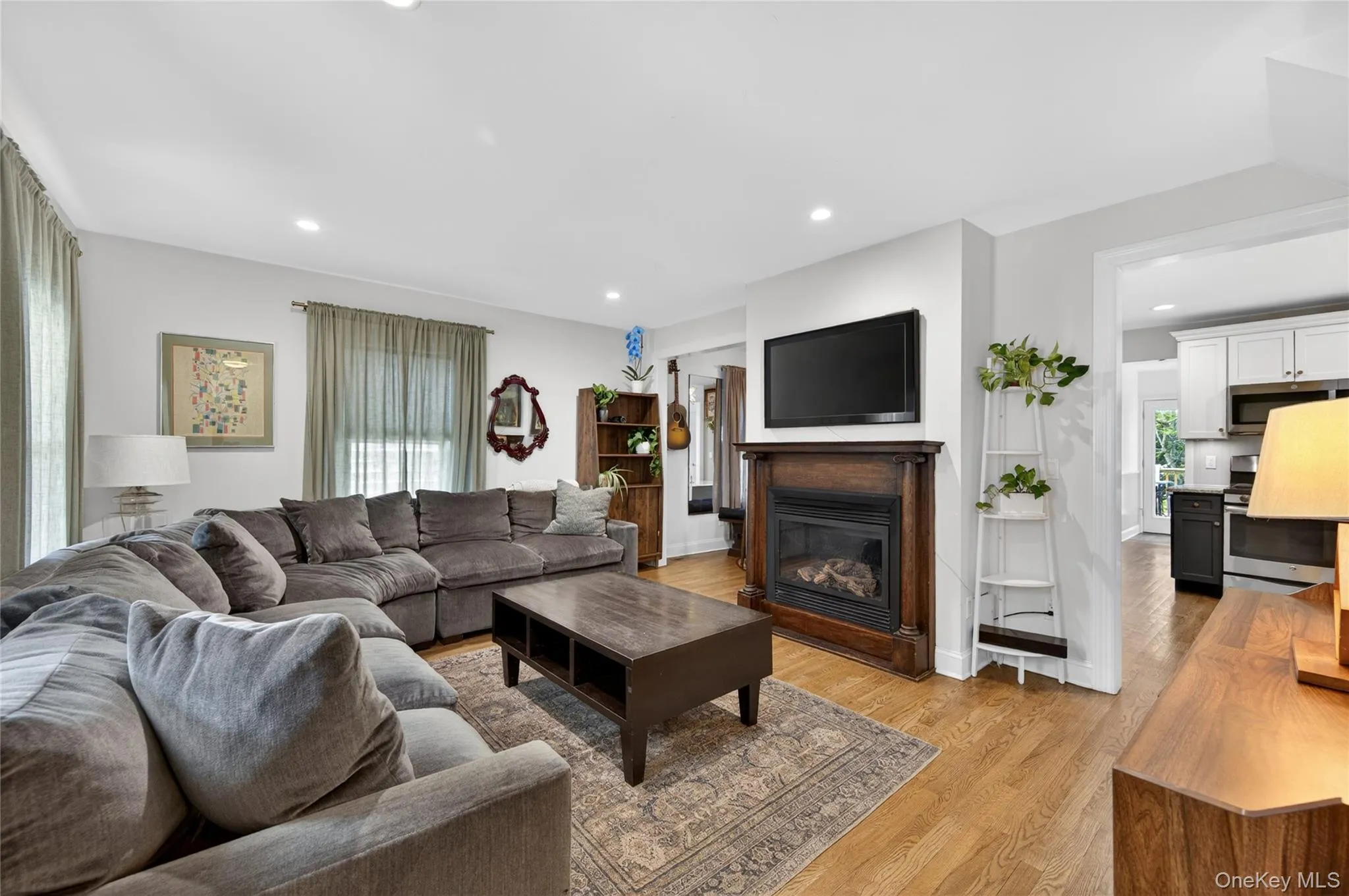 96 School Street, Oyster Bay, NY, 4 Bedrooms Bedrooms, 7 Rooms Rooms,3 BathroomsBathrooms,Residential Lease,For Rent,School,0,1018961 96 School Street, Oyster Bay, NY, 4 Bedrooms Bedrooms, 7 Rooms Rooms,3 BathroomsBathrooms,Residential Lease,For Rent,School,0,1018961