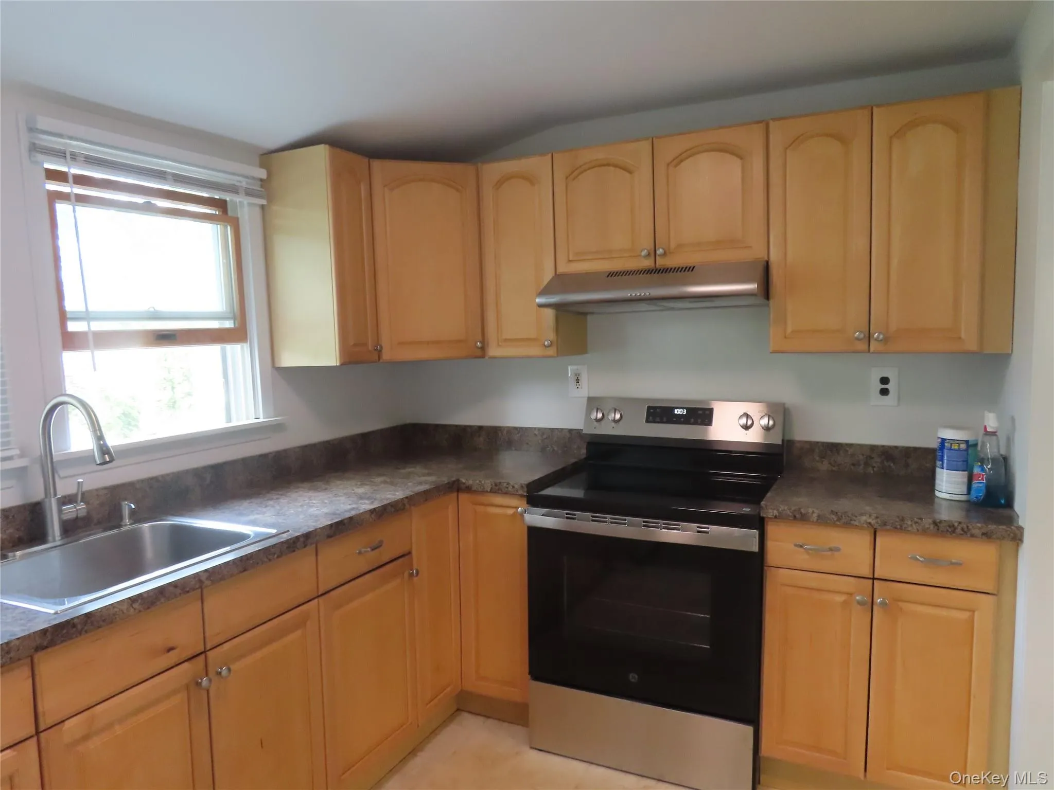 120 Cerny Place, Islip, NY, 1 Bedroom Bedrooms, 3 Rooms Rooms,1 BathroomBathrooms,Residential Lease,For Rent,Cerny,0,KEY1018970 120 Cerny Place, Islip, NY, 1 Bedroom Bedrooms, 3 Rooms Rooms,1 BathroomBathrooms,Residential Lease,For Rent,Cerny,0,KEY1018970
