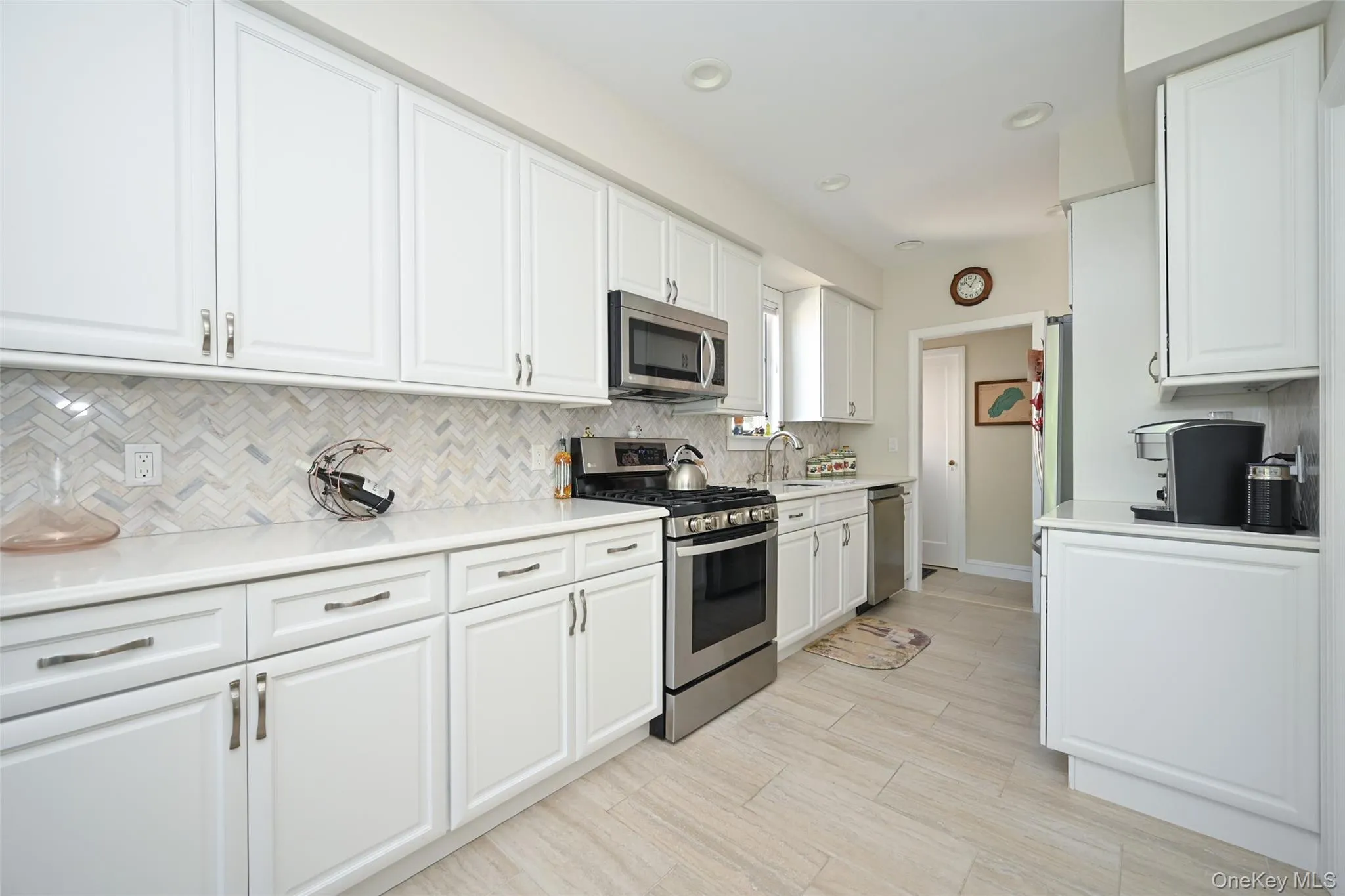 53-24 212th Street, New York, NY, 3 Bedrooms Bedrooms, 13 Rooms Rooms,2 BathroomsBathrooms,Residential,For Rent,212th,0,KEY1018975 53-24 212th Street, New York, NY, 3 Bedrooms Bedrooms, 13 Rooms Rooms,2 BathroomsBathrooms,Residential,For Rent,212th,0,KEY1018975