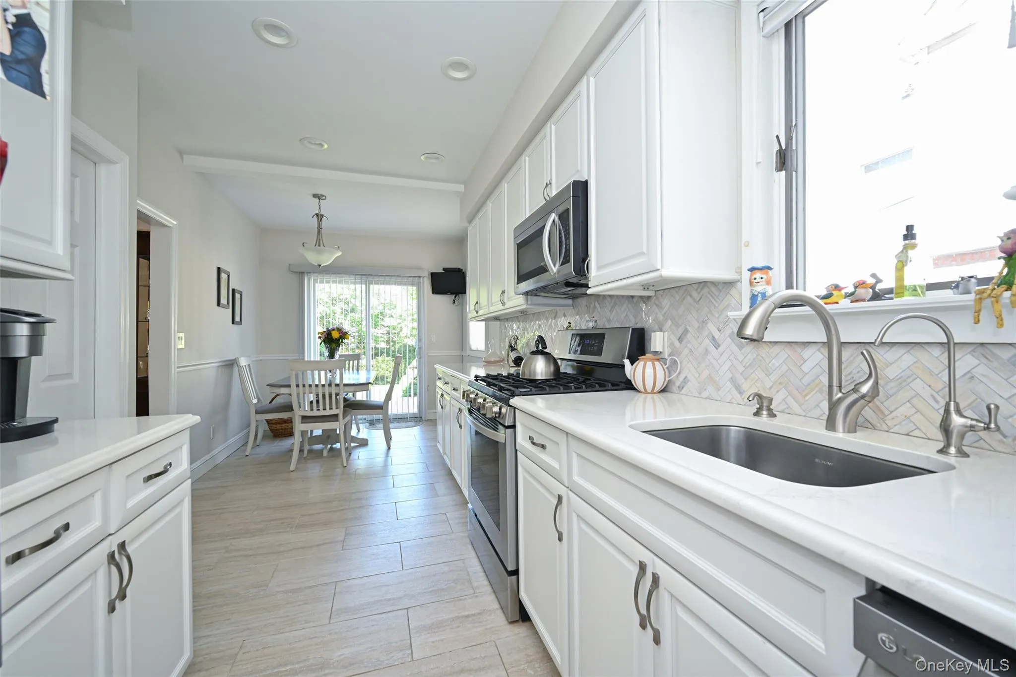 53-24 212th Street, New York, NY, 3 Bedrooms Bedrooms, 13 Rooms Rooms,2 BathroomsBathrooms,Residential,For Rent,212th,0,KEY1018975 53-24 212th Street, New York, NY, 3 Bedrooms Bedrooms, 13 Rooms Rooms,2 BathroomsBathrooms,Residential,For Rent,212th,0,KEY1018975