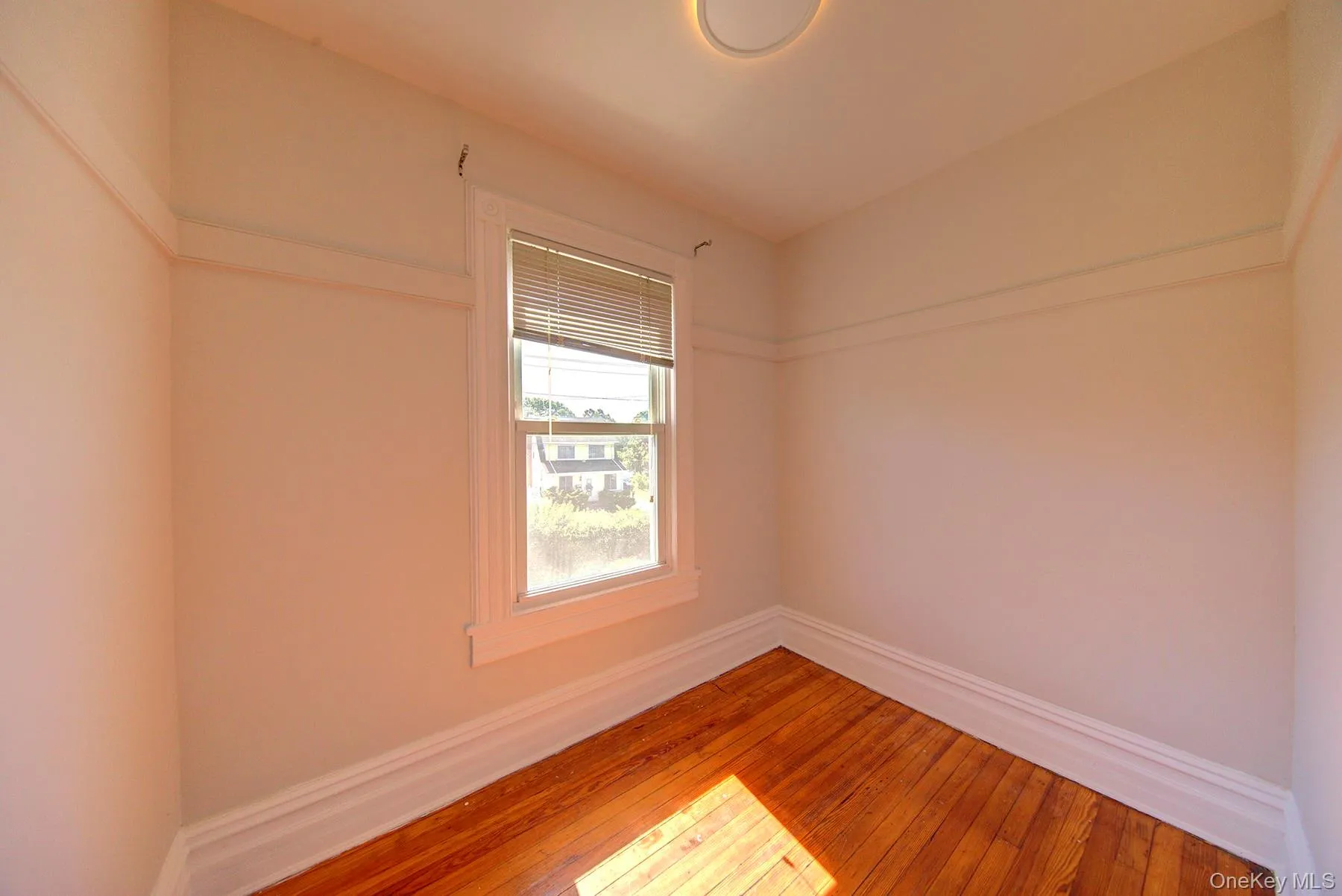 1250 Woodfield Road, Hempstead, NY, 3 Bedrooms Bedrooms, 5 Rooms Rooms,1 BathroomBathrooms,Residential Lease,For Rent,Woodfield,0,KEY1018977 1250 Woodfield Road, Hempstead, NY, 3 Bedrooms Bedrooms, 5 Rooms Rooms,1 BathroomBathrooms,Residential Lease,For Rent,Woodfield,0,KEY1018977