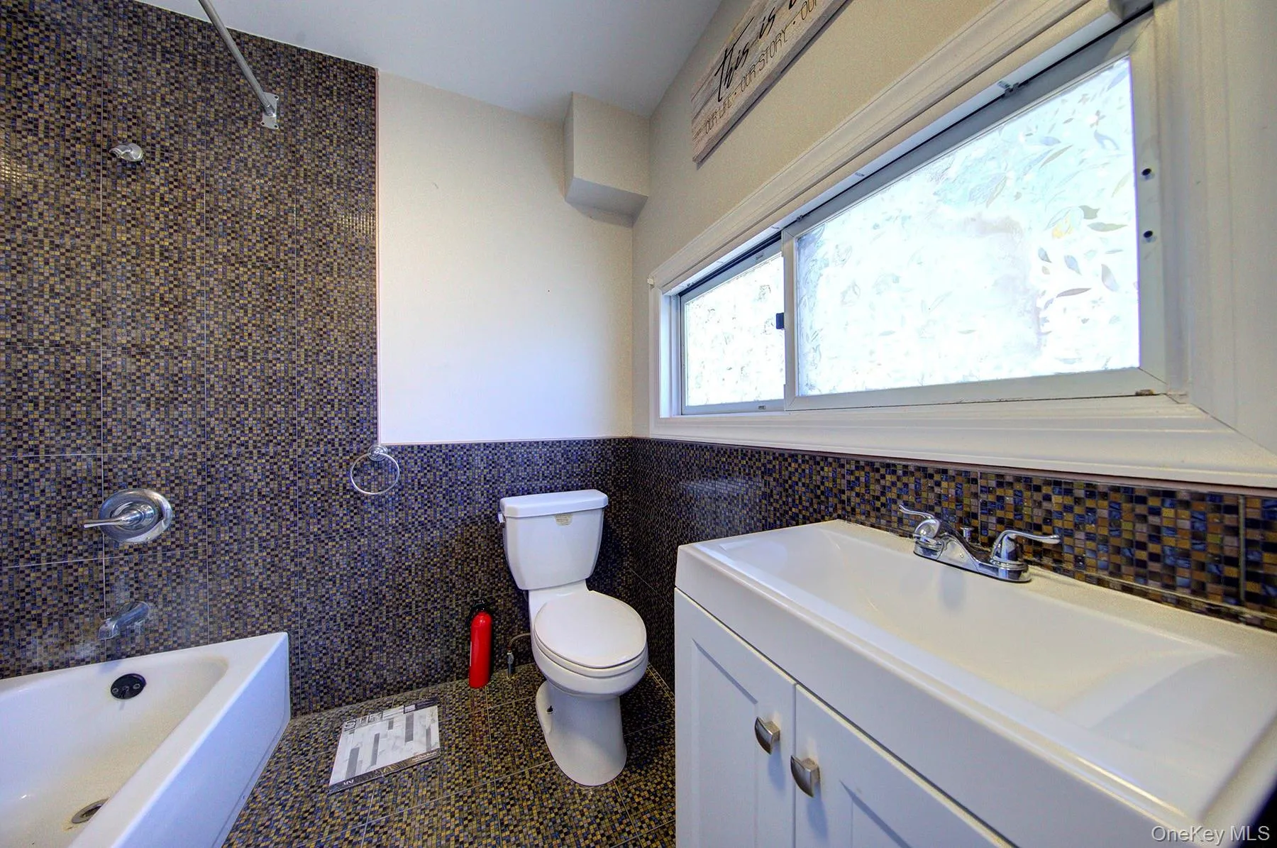 1250 Woodfield Road, Hempstead, NY, 3 Bedrooms Bedrooms, 5 Rooms Rooms,1 BathroomBathrooms,Residential Lease,For Rent,Woodfield,0,KEY1018977 1250 Woodfield Road, Hempstead, NY, 3 Bedrooms Bedrooms, 5 Rooms Rooms,1 BathroomBathrooms,Residential Lease,For Rent,Woodfield,0,KEY1018977