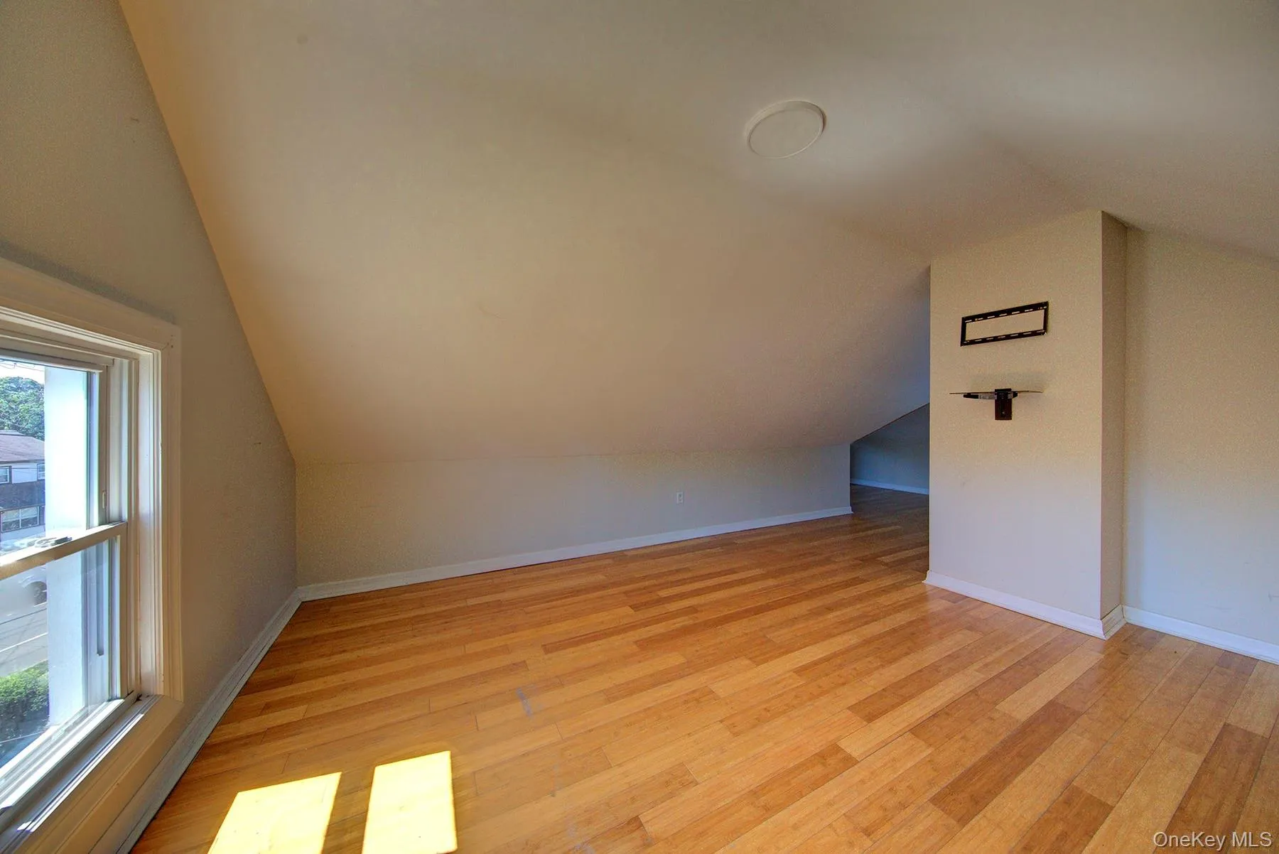 1250 Woodfield Road, Hempstead, NY, 3 Bedrooms Bedrooms, 5 Rooms Rooms,1 BathroomBathrooms,Residential Lease,For Rent,Woodfield,0,KEY1018977 1250 Woodfield Road, Hempstead, NY, 3 Bedrooms Bedrooms, 5 Rooms Rooms,1 BathroomBathrooms,Residential Lease,For Rent,Woodfield,0,KEY1018977