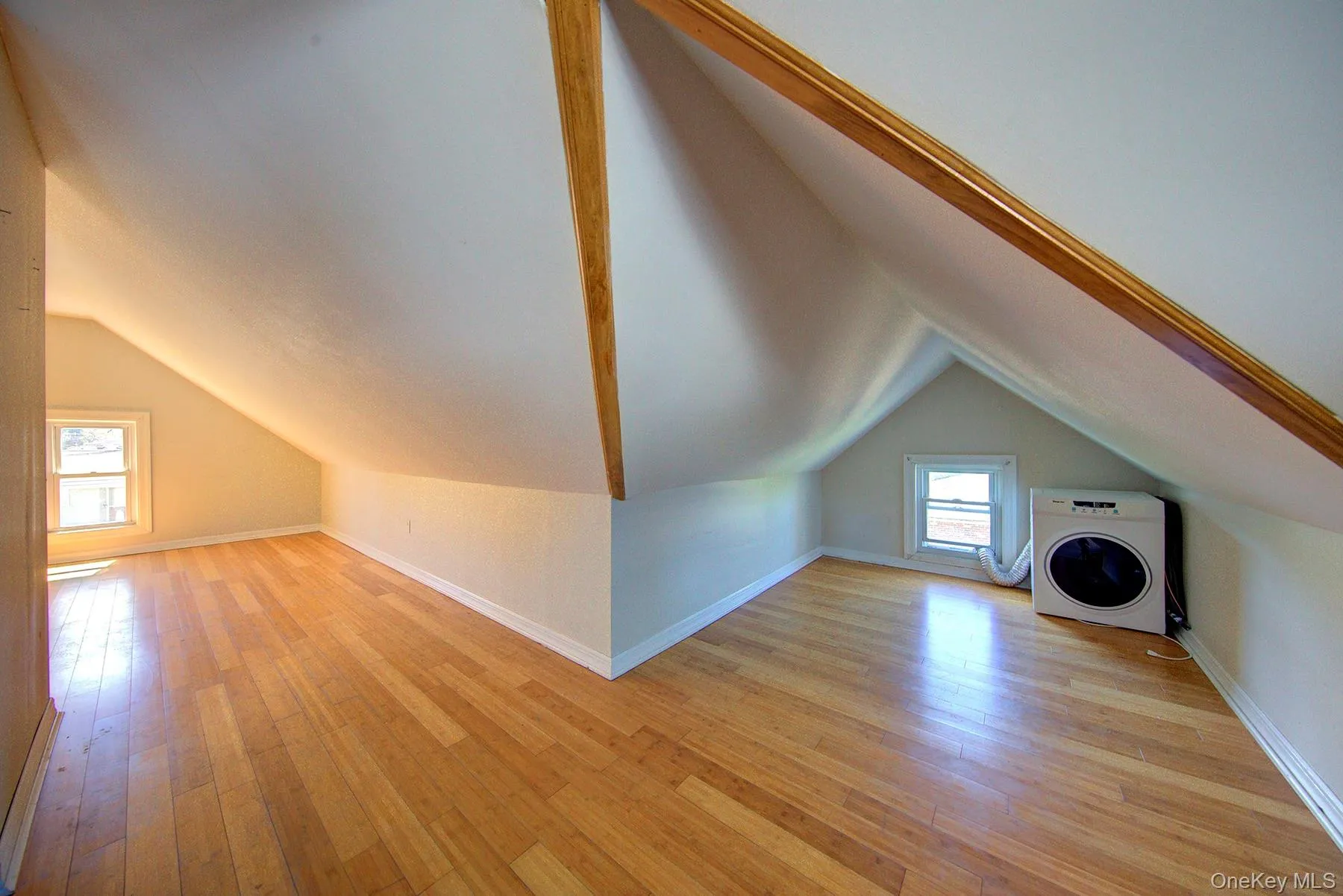 1250 Woodfield Road, Hempstead, NY, 3 Bedrooms Bedrooms, 5 Rooms Rooms,1 BathroomBathrooms,Residential Lease,For Rent,Woodfield,0,KEY1018977 1250 Woodfield Road, Hempstead, NY, 3 Bedrooms Bedrooms, 5 Rooms Rooms,1 BathroomBathrooms,Residential Lease,For Rent,Woodfield,0,KEY1018977