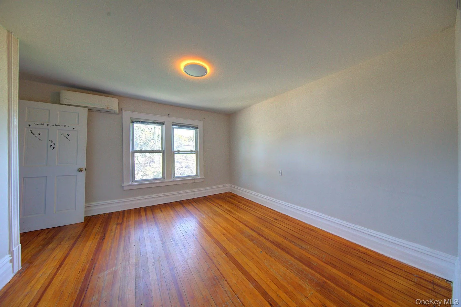 1250 Woodfield Road, Hempstead, NY, 3 Bedrooms Bedrooms, 5 Rooms Rooms,1 BathroomBathrooms,Residential Lease,For Rent,Woodfield,0,KEY1018977 1250 Woodfield Road, Hempstead, NY, 3 Bedrooms Bedrooms, 5 Rooms Rooms,1 BathroomBathrooms,Residential Lease,For Rent,Woodfield,0,KEY1018977