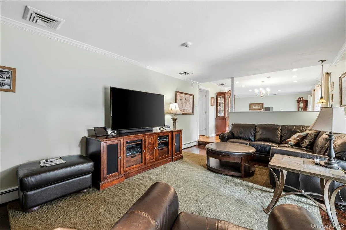 39 Merrivale Drive, Smithtown, NY, 4 Bedrooms Bedrooms, 9 Rooms Rooms,2 BathroomsBathrooms,Residential,For Rent,Merrivale,0,KEY1018979 39 Merrivale Drive, Smithtown, NY, 4 Bedrooms Bedrooms, 9 Rooms Rooms,2 BathroomsBathrooms,Residential,For Rent,Merrivale,0,KEY1018979