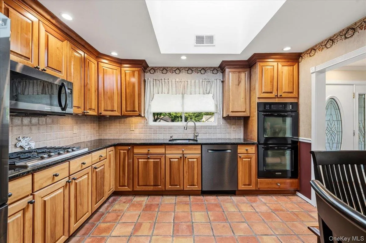 39 Merrivale Drive, Smithtown, NY, 4 Bedrooms Bedrooms, 9 Rooms Rooms,2 BathroomsBathrooms,Residential,For Rent,Merrivale,0,KEY1018979 39 Merrivale Drive, Smithtown, NY, 4 Bedrooms Bedrooms, 9 Rooms Rooms,2 BathroomsBathrooms,Residential,For Rent,Merrivale,0,KEY1018979