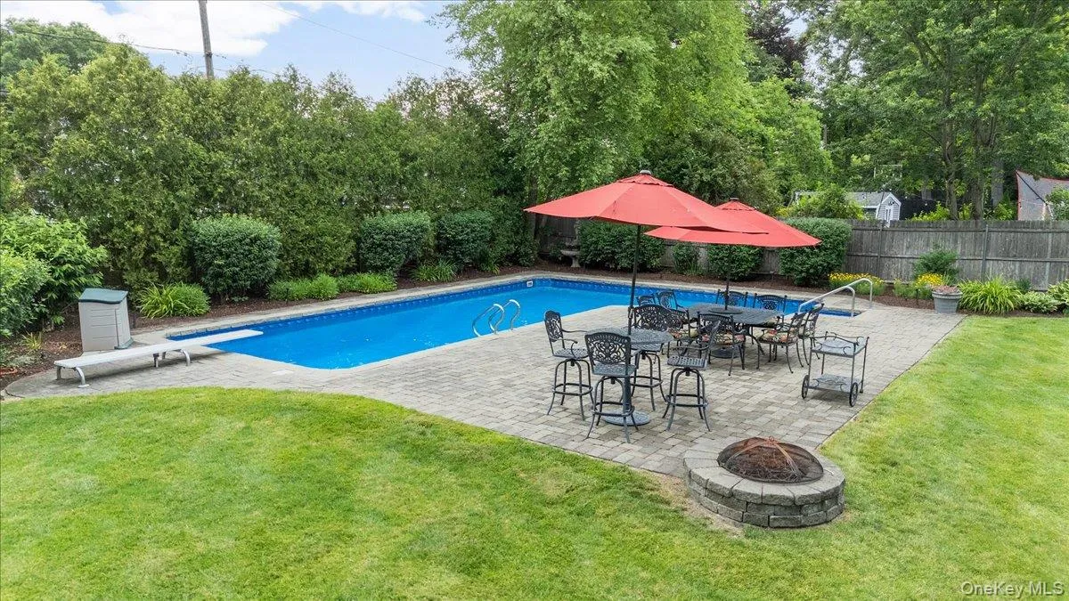 39 Merrivale Drive, Smithtown, NY, 4 Bedrooms Bedrooms, 9 Rooms Rooms,2 BathroomsBathrooms,Residential,For Rent,Merrivale,0,KEY1018979 39 Merrivale Drive, Smithtown, NY, 4 Bedrooms Bedrooms, 9 Rooms Rooms,2 BathroomsBathrooms,Residential,For Rent,Merrivale,0,KEY1018979