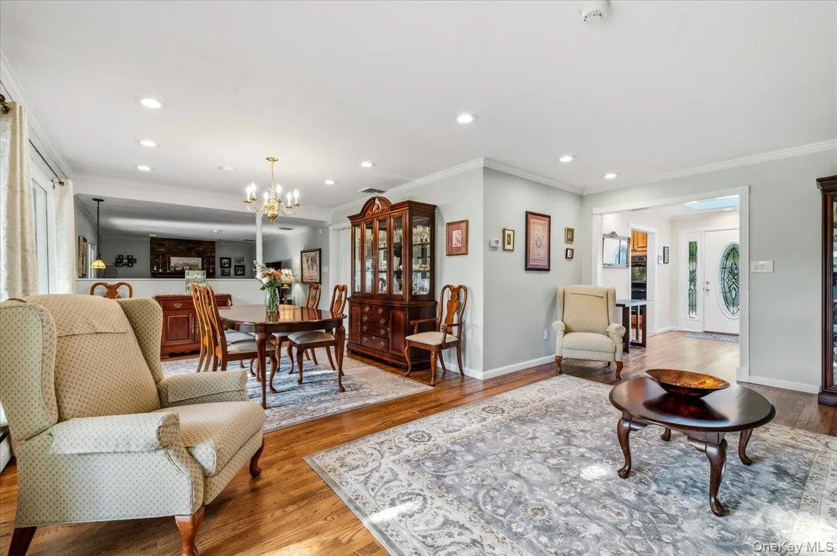 39 Merrivale Drive, Smithtown, NY, 4 Bedrooms Bedrooms, 9 Rooms Rooms,2 BathroomsBathrooms,Residential,For Rent,Merrivale,0,KEY1018979 39 Merrivale Drive, Smithtown, NY, 4 Bedrooms Bedrooms, 9 Rooms Rooms,2 BathroomsBathrooms,Residential,For Rent,Merrivale,0,KEY1018979