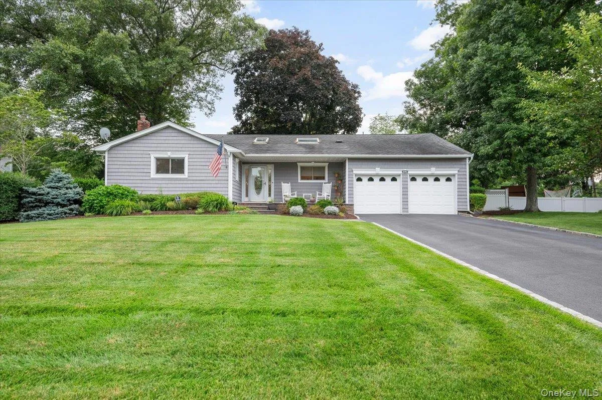 39 Merrivale Drive, Smithtown, NY, 4 Bedrooms Bedrooms, 9 Rooms Rooms,2 BathroomsBathrooms,Residential,For Rent,Merrivale,0,KEY1018979 39 Merrivale Drive, Smithtown, NY, 4 Bedrooms Bedrooms, 9 Rooms Rooms,2 BathroomsBathrooms,Residential,For Rent,Merrivale,0,KEY1018979