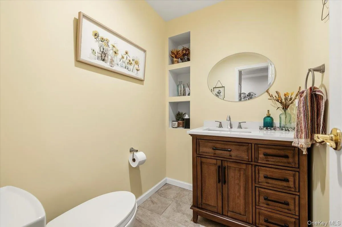 39 Merrivale Drive, Smithtown, NY, 4 Bedrooms Bedrooms, 9 Rooms Rooms,2 BathroomsBathrooms,Residential,For Rent,Merrivale,0,KEY1018979 39 Merrivale Drive, Smithtown, NY, 4 Bedrooms Bedrooms, 9 Rooms Rooms,2 BathroomsBathrooms,Residential,For Rent,Merrivale,0,KEY1018979
