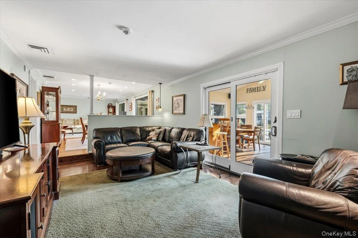 39 Merrivale Drive, Smithtown, NY, 4 Bedrooms Bedrooms, 9 Rooms Rooms,2 BathroomsBathrooms,Residential,For Rent,Merrivale,0,KEY1018979 39 Merrivale Drive, Smithtown, NY, 4 Bedrooms Bedrooms, 9 Rooms Rooms,2 BathroomsBathrooms,Residential,For Rent,Merrivale,0,KEY1018979