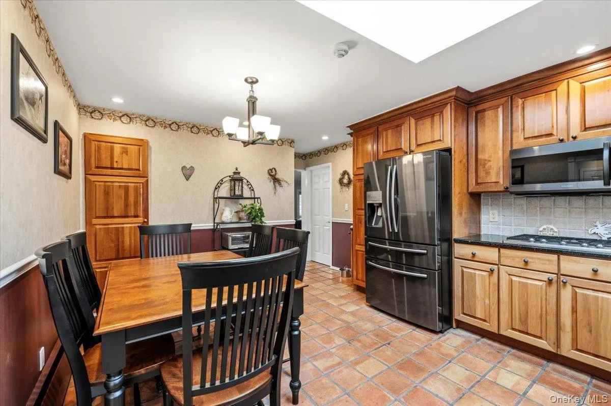 39 Merrivale Drive, Smithtown, NY, 4 Bedrooms Bedrooms, 9 Rooms Rooms,2 BathroomsBathrooms,Residential,For Rent,Merrivale,0,KEY1018979 39 Merrivale Drive, Smithtown, NY, 4 Bedrooms Bedrooms, 9 Rooms Rooms,2 BathroomsBathrooms,Residential,For Rent,Merrivale,0,KEY1018979
