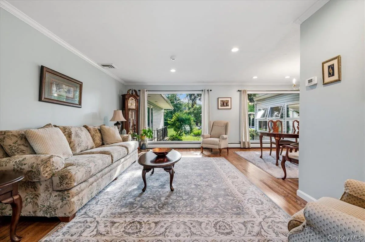 39 Merrivale Drive, Smithtown, NY, 4 Bedrooms Bedrooms, 9 Rooms Rooms,2 BathroomsBathrooms,Residential,For Rent,Merrivale,0,KEY1018979 39 Merrivale Drive, Smithtown, NY, 4 Bedrooms Bedrooms, 9 Rooms Rooms,2 BathroomsBathrooms,Residential,For Rent,Merrivale,0,KEY1018979