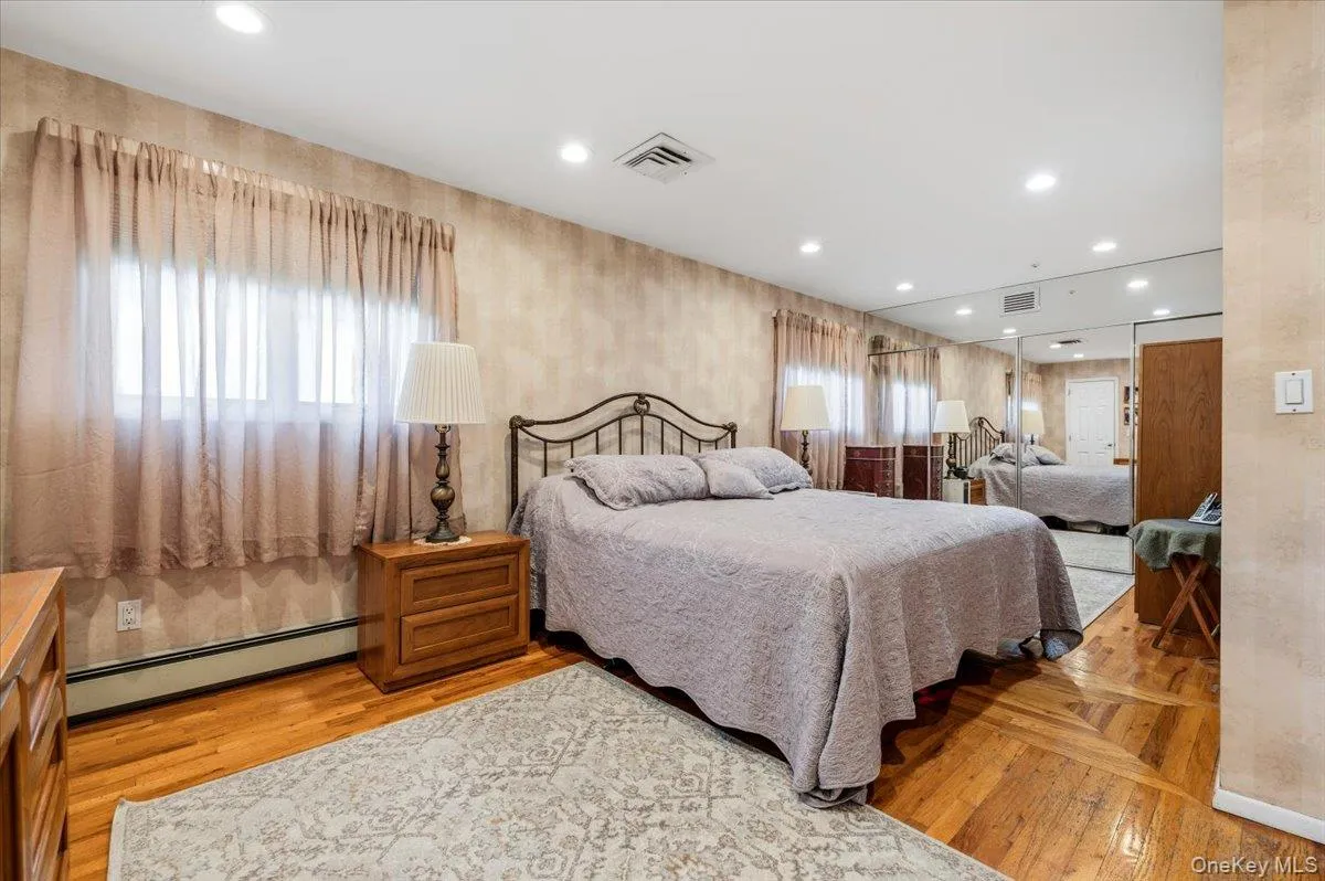 39 Merrivale Drive, Smithtown, NY, 4 Bedrooms Bedrooms, 9 Rooms Rooms,2 BathroomsBathrooms,Residential,For Rent,Merrivale,0,KEY1018979 39 Merrivale Drive, Smithtown, NY, 4 Bedrooms Bedrooms, 9 Rooms Rooms,2 BathroomsBathrooms,Residential,For Rent,Merrivale,0,KEY1018979