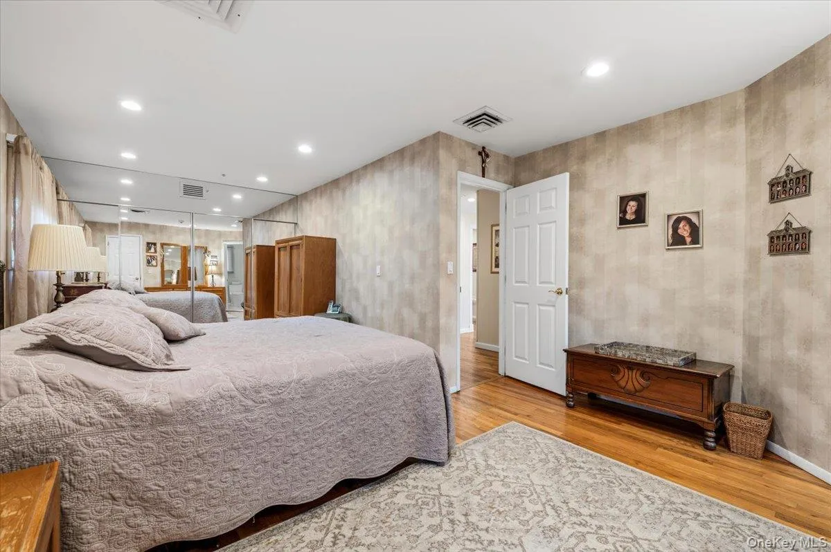 39 Merrivale Drive, Smithtown, NY, 4 Bedrooms Bedrooms, 9 Rooms Rooms,2 BathroomsBathrooms,Residential,For Rent,Merrivale,0,KEY1018979 39 Merrivale Drive, Smithtown, NY, 4 Bedrooms Bedrooms, 9 Rooms Rooms,2 BathroomsBathrooms,Residential,For Rent,Merrivale,0,KEY1018979