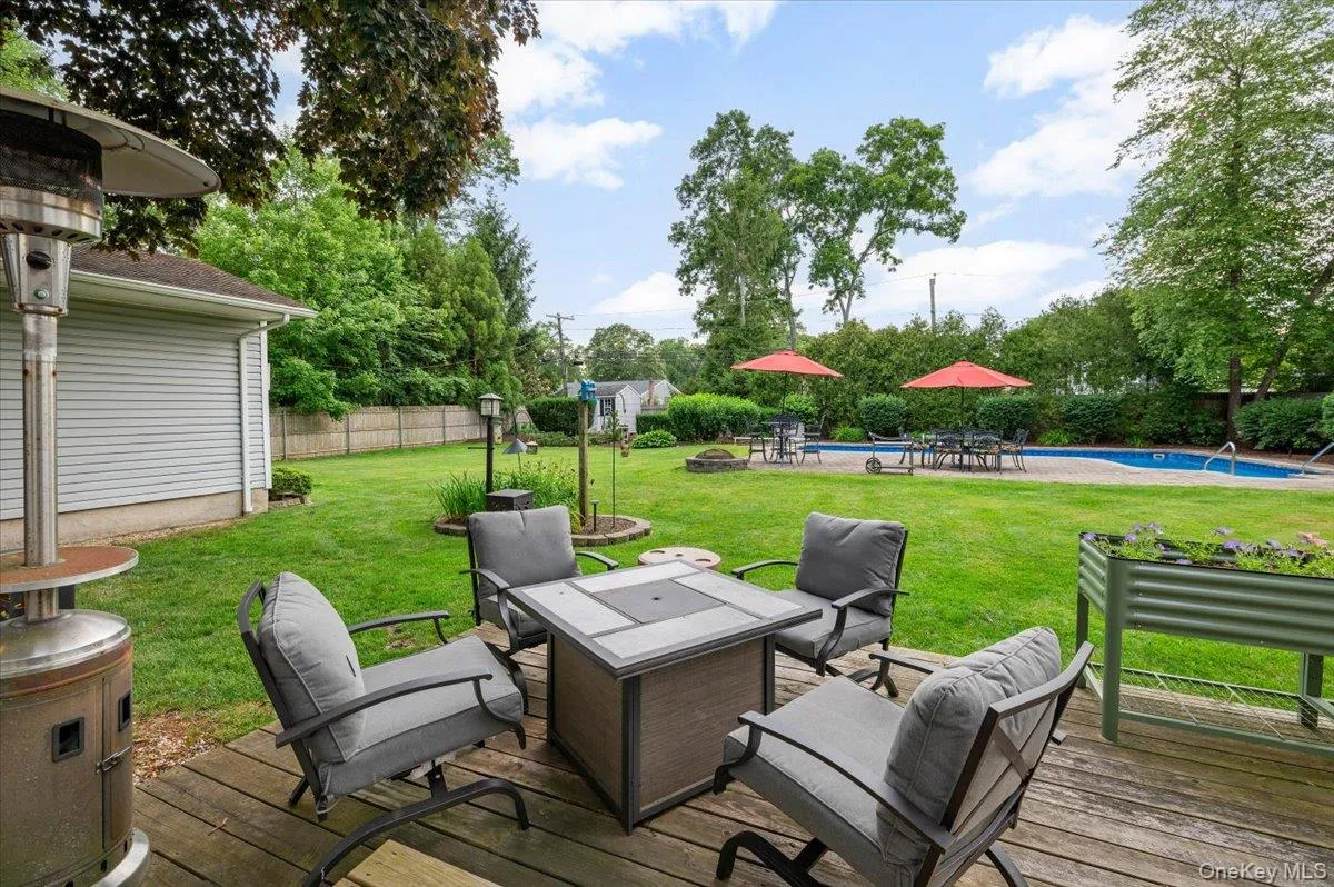 39 Merrivale Drive, Smithtown, NY, 4 Bedrooms Bedrooms, 9 Rooms Rooms,2 BathroomsBathrooms,Residential,For Rent,Merrivale,0,KEY1018979 39 Merrivale Drive, Smithtown, NY, 4 Bedrooms Bedrooms, 9 Rooms Rooms,2 BathroomsBathrooms,Residential,For Rent,Merrivale,0,KEY1018979
