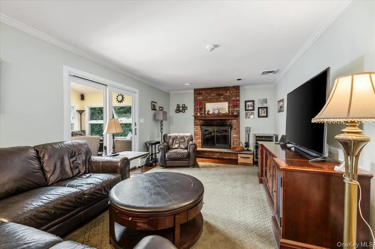 39 Merrivale Drive, Smithtown, NY, 4 Bedrooms Bedrooms, 9 Rooms Rooms,2 BathroomsBathrooms,Residential,For Rent,Merrivale,0,KEY1018979 39 Merrivale Drive, Smithtown, NY, 4 Bedrooms Bedrooms, 9 Rooms Rooms,2 BathroomsBathrooms,Residential,For Rent,Merrivale,0,KEY1018979