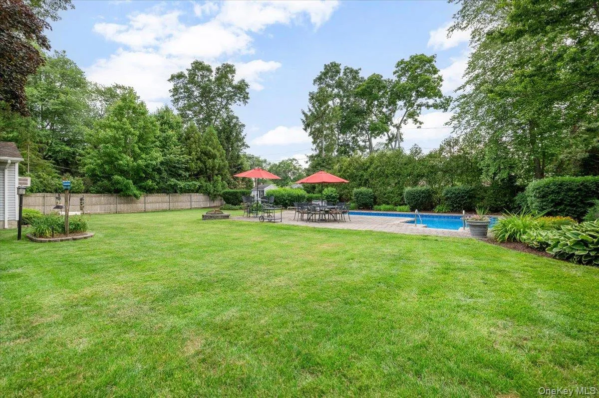 39 Merrivale Drive, Smithtown, NY, 4 Bedrooms Bedrooms, 9 Rooms Rooms,2 BathroomsBathrooms,Residential,For Rent,Merrivale,0,KEY1018979 39 Merrivale Drive, Smithtown, NY, 4 Bedrooms Bedrooms, 9 Rooms Rooms,2 BathroomsBathrooms,Residential,For Rent,Merrivale,0,KEY1018979