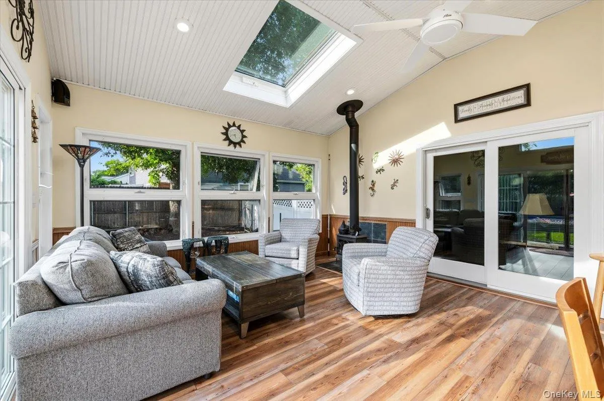 39 Merrivale Drive, Smithtown, NY, 4 Bedrooms Bedrooms, 9 Rooms Rooms,2 BathroomsBathrooms,Residential,For Rent,Merrivale,0,KEY1018979 39 Merrivale Drive, Smithtown, NY, 4 Bedrooms Bedrooms, 9 Rooms Rooms,2 BathroomsBathrooms,Residential,For Rent,Merrivale,0,KEY1018979