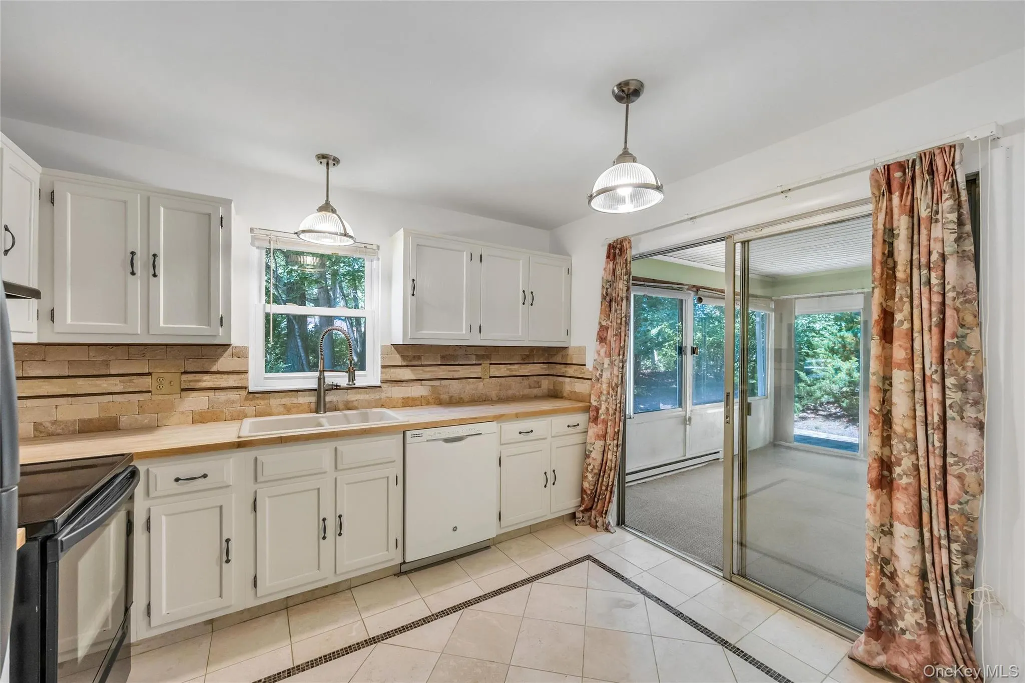 338 Edinburgh Drive, Brookhaven, NY, 2 Bedrooms Bedrooms, 4 Rooms Rooms,1 BathroomBathrooms,Residential,For Rent,Edinburgh,0,KEY1018980 338 Edinburgh Drive, Brookhaven, NY, 2 Bedrooms Bedrooms, 4 Rooms Rooms,1 BathroomBathrooms,Residential,For Rent,Edinburgh,0,KEY1018980