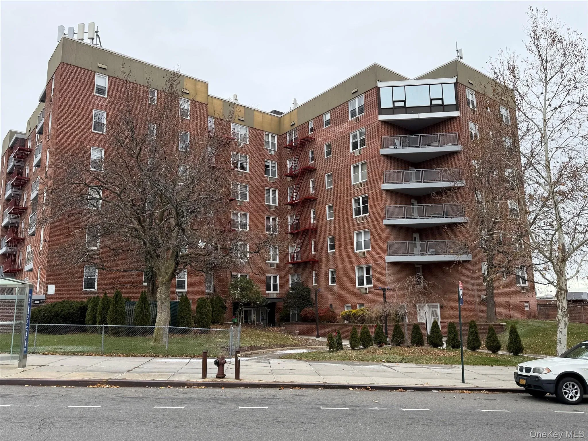 View of apartment building / complex View of apartment building / complex