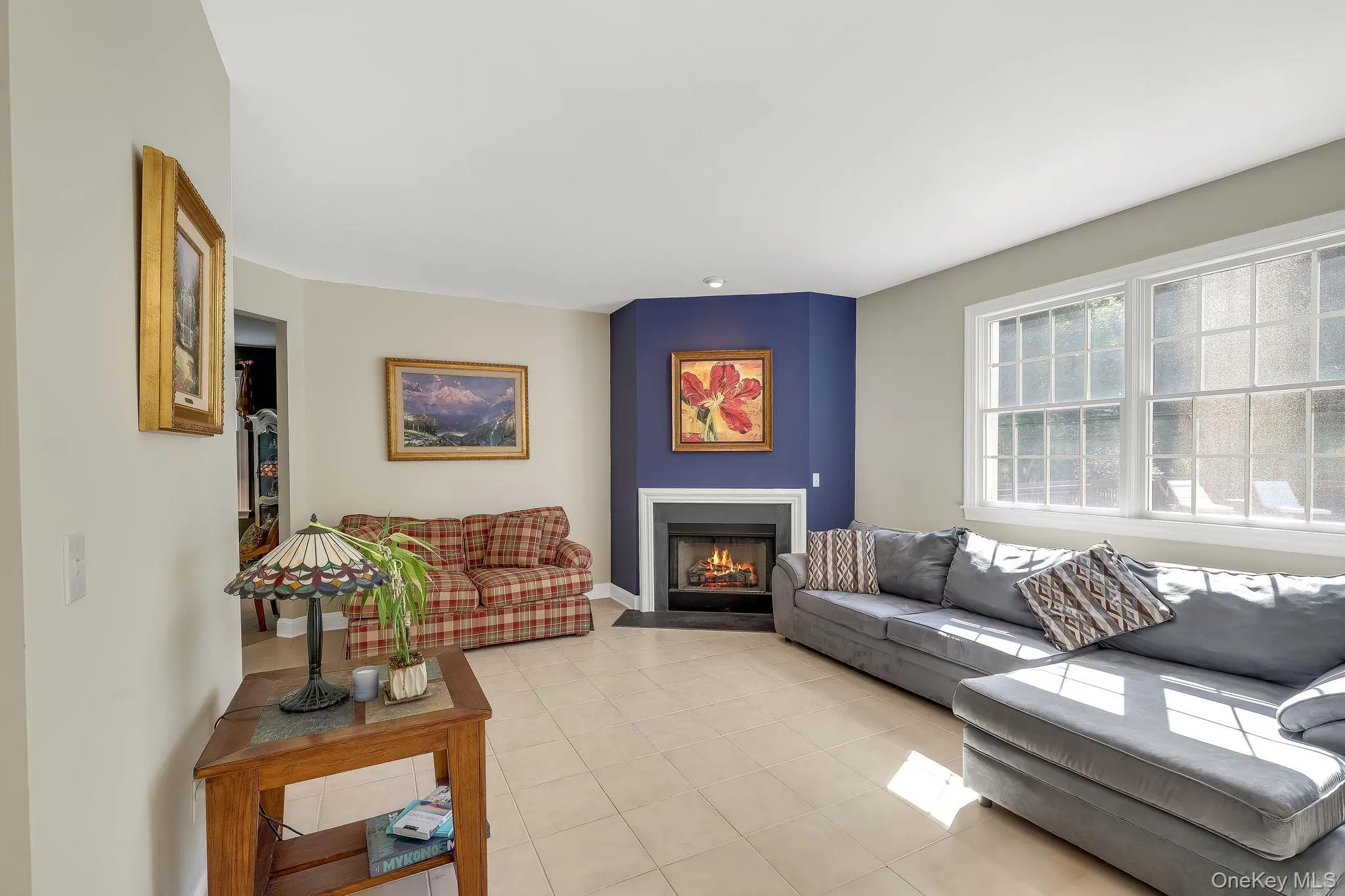 Family Room with Fire place Family Room with Fire place
