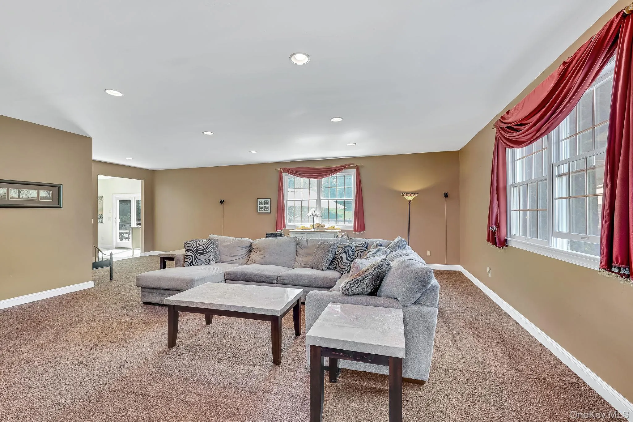 Great Room - Bonus Room ! Great Room - Bonus Room !