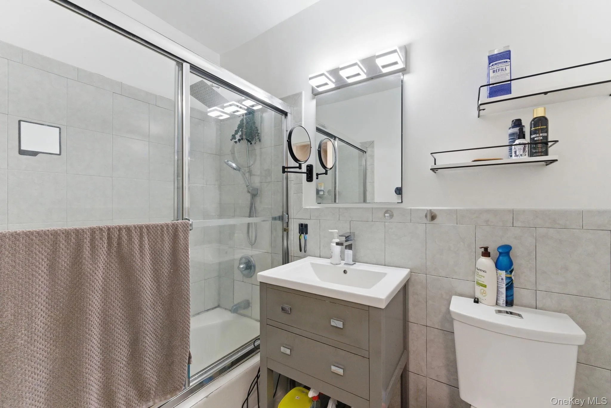 250 Broadway, Yonkers, NY, 1 Bedroom Bedrooms, 3 Rooms Rooms,1 BathroomBathrooms,Residential Lease,For Rent,Broadway,0,KEY1019013 250 Broadway, Yonkers, NY, 1 Bedroom Bedrooms, 3 Rooms Rooms,1 BathroomBathrooms,Residential Lease,For Rent,Broadway,0,KEY1019013