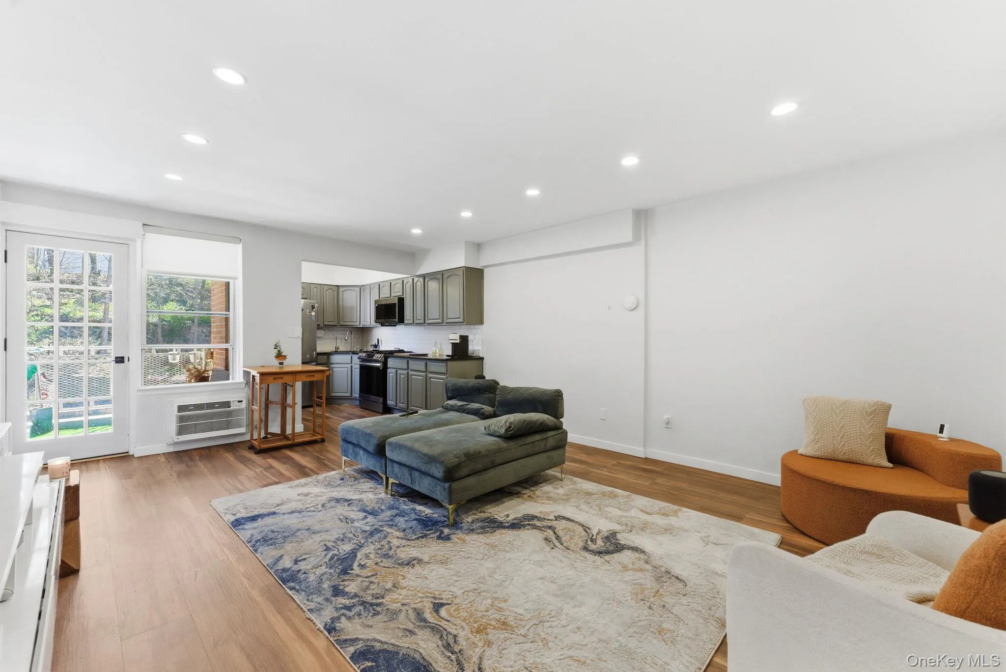 250 Broadway, Yonkers, NY, 1 Bedroom Bedrooms, 3 Rooms Rooms,1 BathroomBathrooms,Residential Lease,For Rent,Broadway,0,KEY1019013 250 Broadway, Yonkers, NY, 1 Bedroom Bedrooms, 3 Rooms Rooms,1 BathroomBathrooms,Residential Lease,For Rent,Broadway,0,KEY1019013