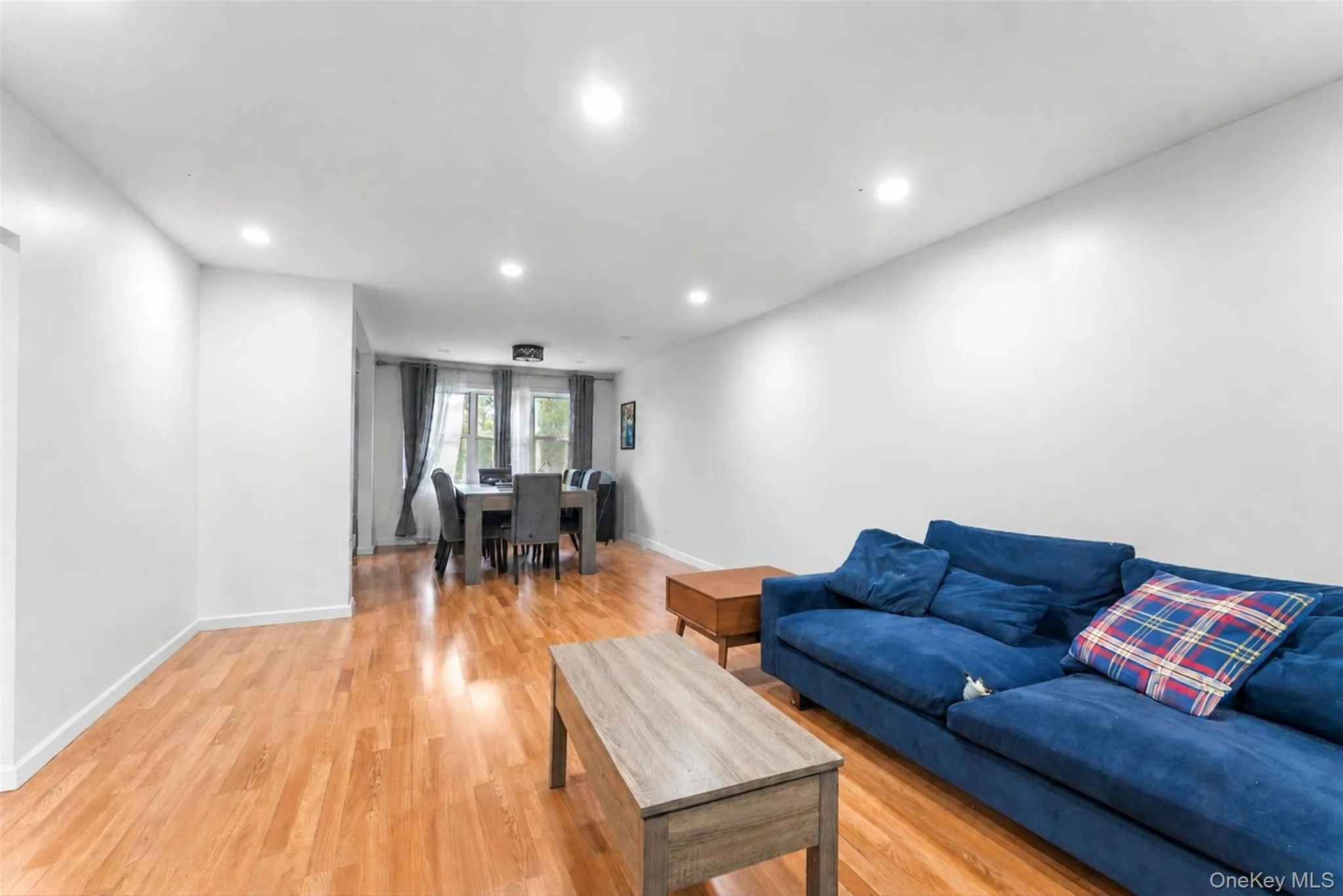 9 Ash Place, North Hempstead, NY, 5 Bedrooms Bedrooms, 11 Rooms Rooms,3 BathroomsBathrooms,Residential,For Rent,Ash,0,1019019 9 Ash Place, North Hempstead, NY, 5 Bedrooms Bedrooms, 11 Rooms Rooms,3 BathroomsBathrooms,Residential,For Rent,Ash,0,1019019