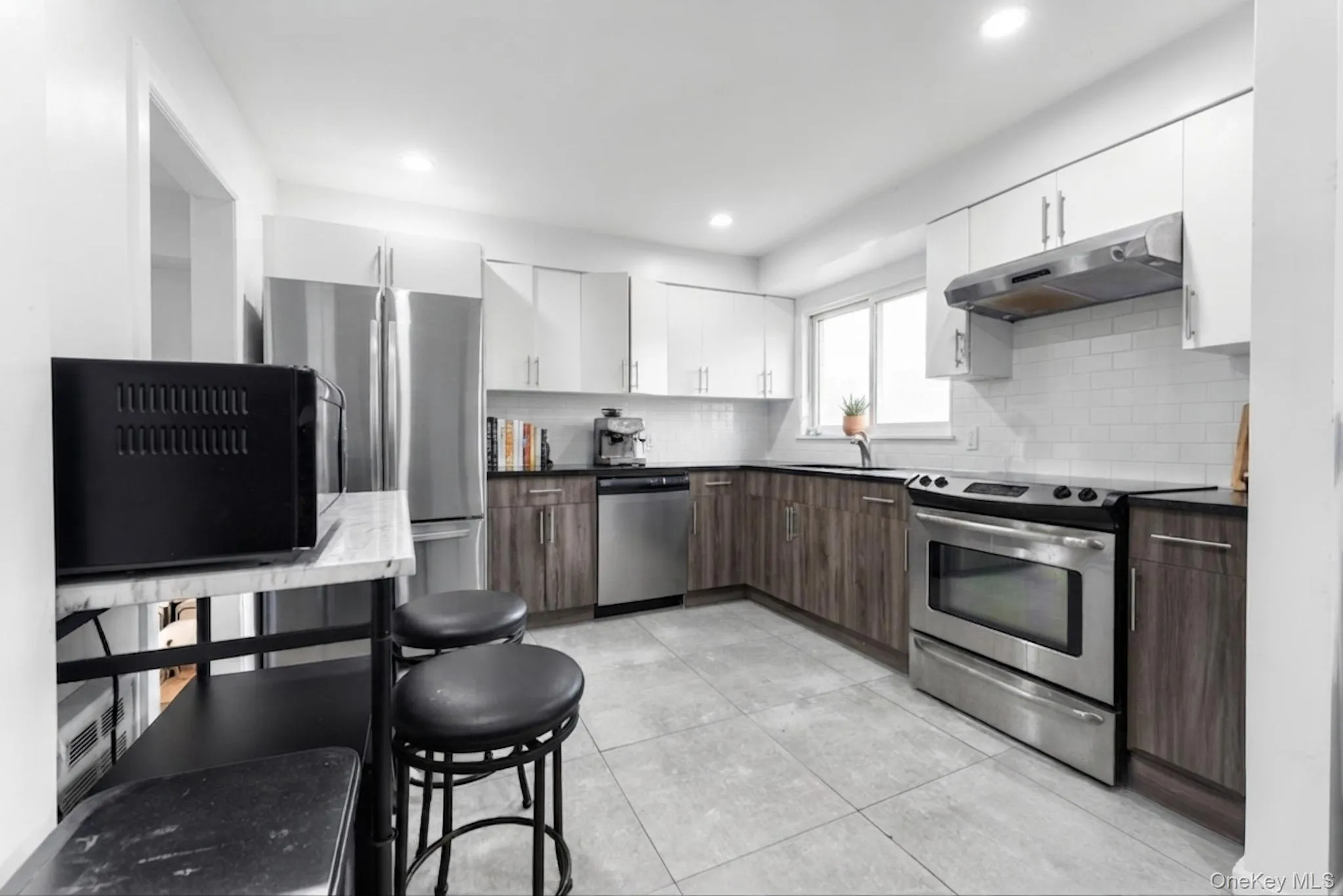 9 Ash Place, North Hempstead, NY, 5 Bedrooms Bedrooms, 11 Rooms Rooms,3 BathroomsBathrooms,Residential,For Rent,Ash,0,1019019 9 Ash Place, North Hempstead, NY, 5 Bedrooms Bedrooms, 11 Rooms Rooms,3 BathroomsBathrooms,Residential,For Rent,Ash,0,1019019
