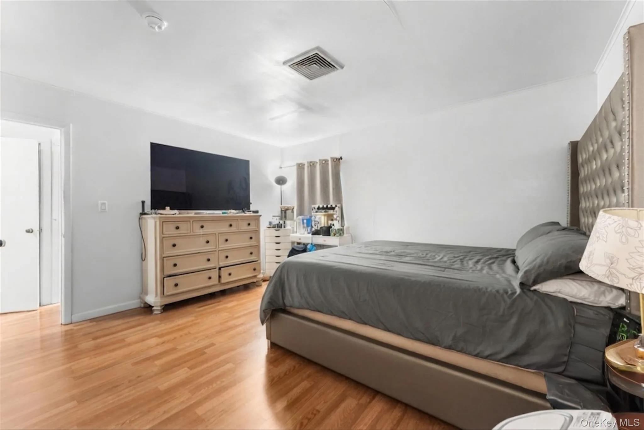 9 Ash Place, North Hempstead, NY, 5 Bedrooms Bedrooms, 11 Rooms Rooms,3 BathroomsBathrooms,Residential,For Rent,Ash,0,1019019 9 Ash Place, North Hempstead, NY, 5 Bedrooms Bedrooms, 11 Rooms Rooms,3 BathroomsBathrooms,Residential,For Rent,Ash,0,1019019