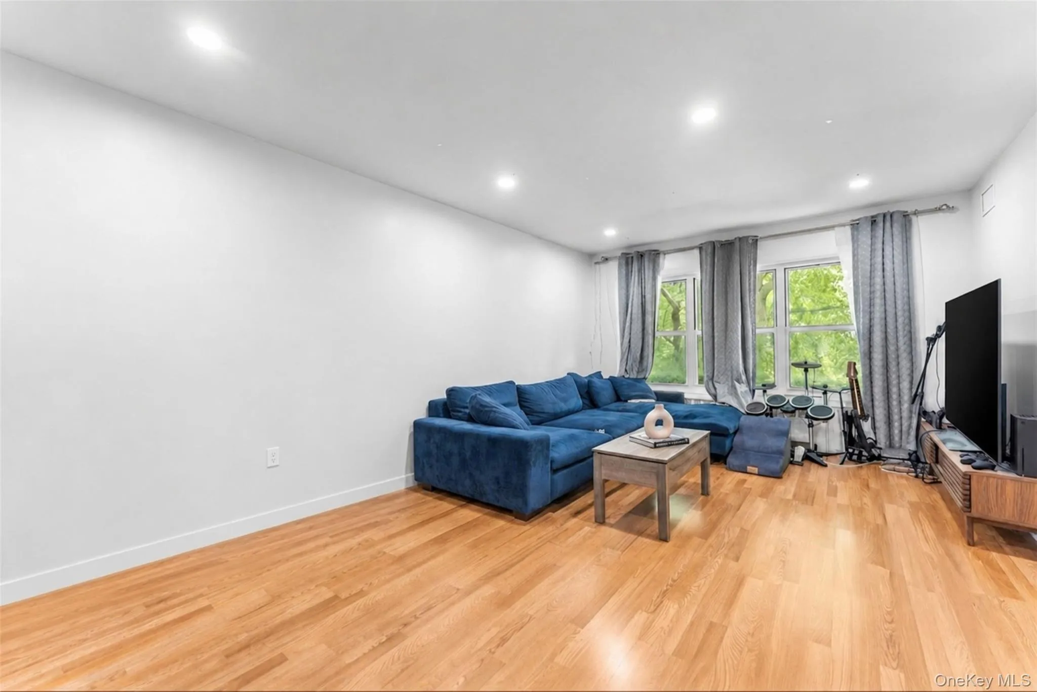 9 Ash Place, North Hempstead, NY, 5 Bedrooms Bedrooms, 11 Rooms Rooms,3 BathroomsBathrooms,Residential,For Rent,Ash,0,1019019 9 Ash Place, North Hempstead, NY, 5 Bedrooms Bedrooms, 11 Rooms Rooms,3 BathroomsBathrooms,Residential,For Rent,Ash,0,1019019