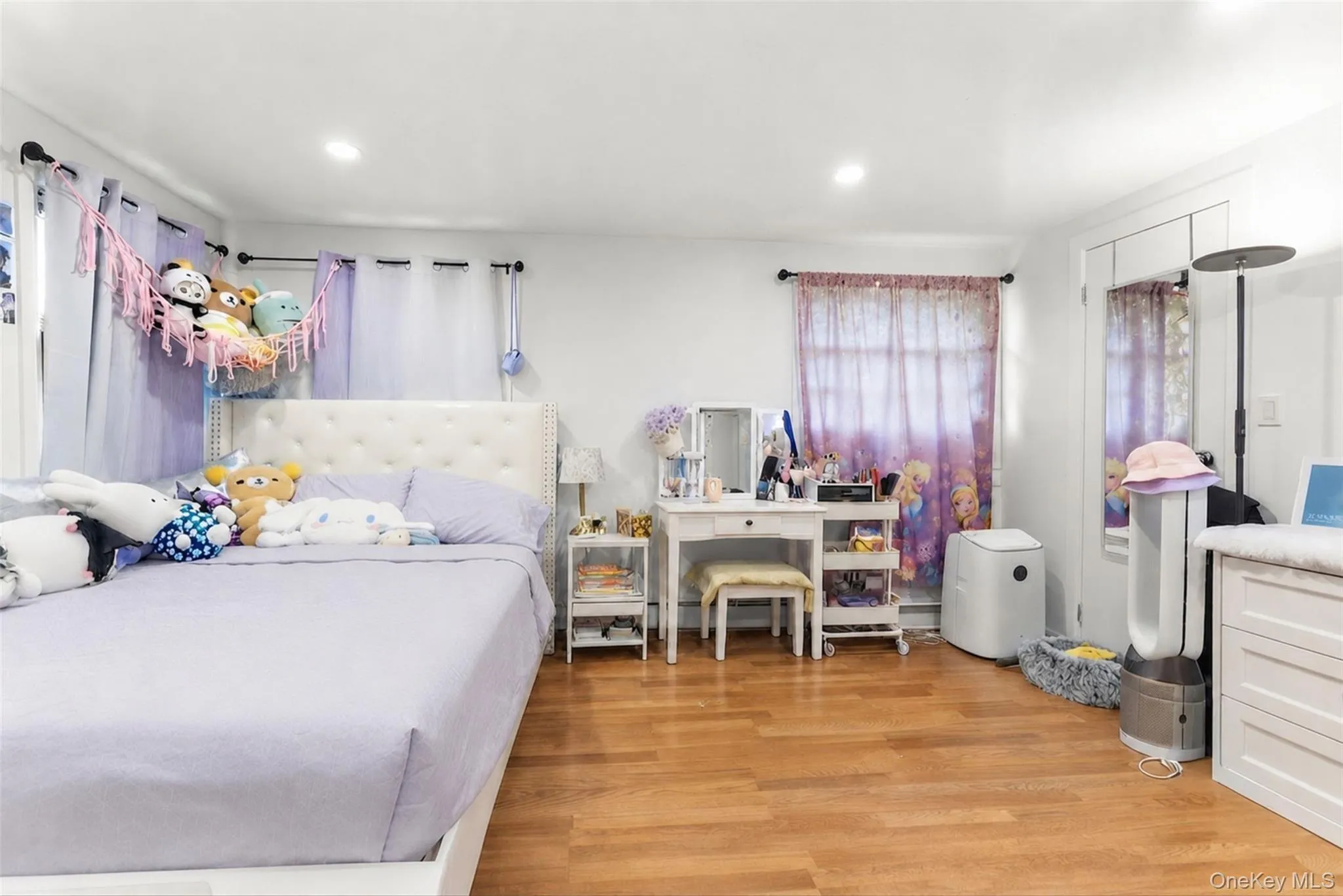9 Ash Place, North Hempstead, NY, 5 Bedrooms Bedrooms, 11 Rooms Rooms,3 BathroomsBathrooms,Residential,For Rent,Ash,0,1019019 9 Ash Place, North Hempstead, NY, 5 Bedrooms Bedrooms, 11 Rooms Rooms,3 BathroomsBathrooms,Residential,For Rent,Ash,0,1019019