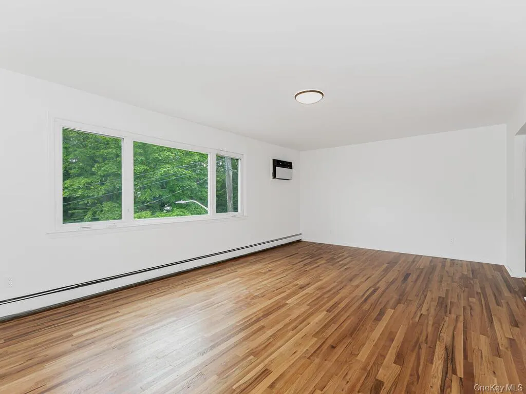 131 Hunts Bridge Road, Yonkers, NY, 3 Bedrooms Bedrooms, 6 Rooms Rooms,1 BathroomBathrooms,Residential Lease,For Rent,Hunts Bridge,0,1019020 131 Hunts Bridge Road, Yonkers, NY, 3 Bedrooms Bedrooms, 6 Rooms Rooms,1 BathroomBathrooms,Residential Lease,For Rent,Hunts Bridge,0,1019020