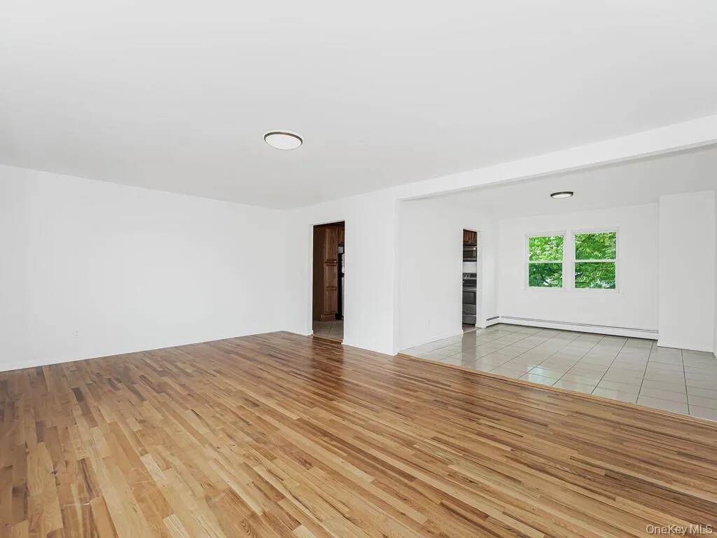 131 Hunts Bridge Road, Yonkers, NY, 3 Bedrooms Bedrooms, 6 Rooms Rooms,1 BathroomBathrooms,Residential Lease,For Rent,Hunts Bridge,0,1019020 131 Hunts Bridge Road, Yonkers, NY, 3 Bedrooms Bedrooms, 6 Rooms Rooms,1 BathroomBathrooms,Residential Lease,For Rent,Hunts Bridge,0,1019020