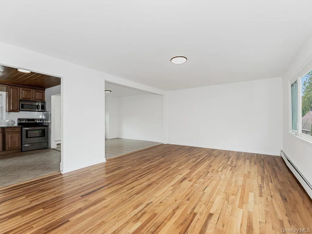 131 Hunts Bridge Road, Yonkers, NY, 3 Bedrooms Bedrooms, 6 Rooms Rooms,1 BathroomBathrooms,Residential Lease,For Rent,Hunts Bridge,0,1019020 131 Hunts Bridge Road, Yonkers, NY, 3 Bedrooms Bedrooms, 6 Rooms Rooms,1 BathroomBathrooms,Residential Lease,For Rent,Hunts Bridge,0,1019020