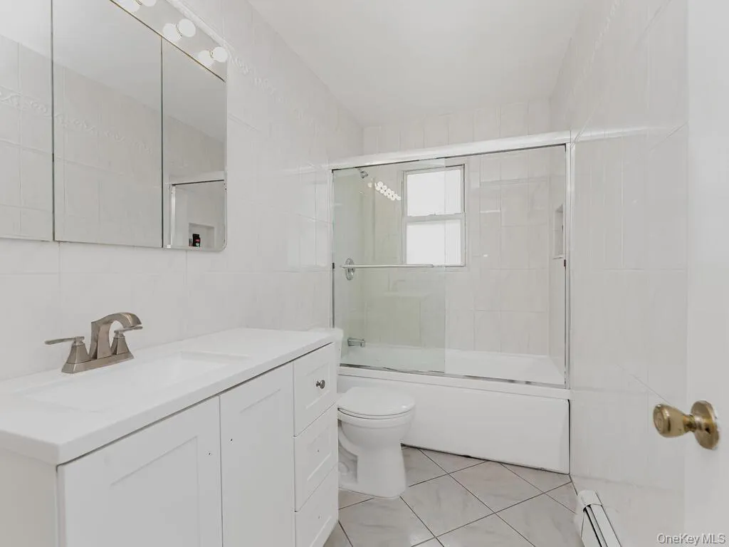 131 Hunts Bridge Road, Yonkers, NY, 3 Bedrooms Bedrooms, 6 Rooms Rooms,1 BathroomBathrooms,Residential Lease,For Rent,Hunts Bridge,0,1019020 131 Hunts Bridge Road, Yonkers, NY, 3 Bedrooms Bedrooms, 6 Rooms Rooms,1 BathroomBathrooms,Residential Lease,For Rent,Hunts Bridge,0,1019020