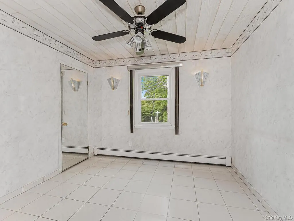 131 Hunts Bridge Road, Yonkers, NY, 3 Bedrooms Bedrooms, 6 Rooms Rooms,1 BathroomBathrooms,Residential Lease,For Rent,Hunts Bridge,0,1019020 131 Hunts Bridge Road, Yonkers, NY, 3 Bedrooms Bedrooms, 6 Rooms Rooms,1 BathroomBathrooms,Residential Lease,For Rent,Hunts Bridge,0,1019020