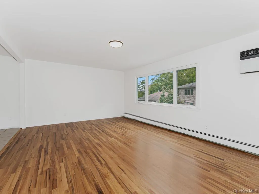 131 Hunts Bridge Road, Yonkers, NY, 3 Bedrooms Bedrooms, 6 Rooms Rooms,1 BathroomBathrooms,Residential Lease,For Rent,Hunts Bridge,0,1019020 131 Hunts Bridge Road, Yonkers, NY, 3 Bedrooms Bedrooms, 6 Rooms Rooms,1 BathroomBathrooms,Residential Lease,For Rent,Hunts Bridge,0,1019020